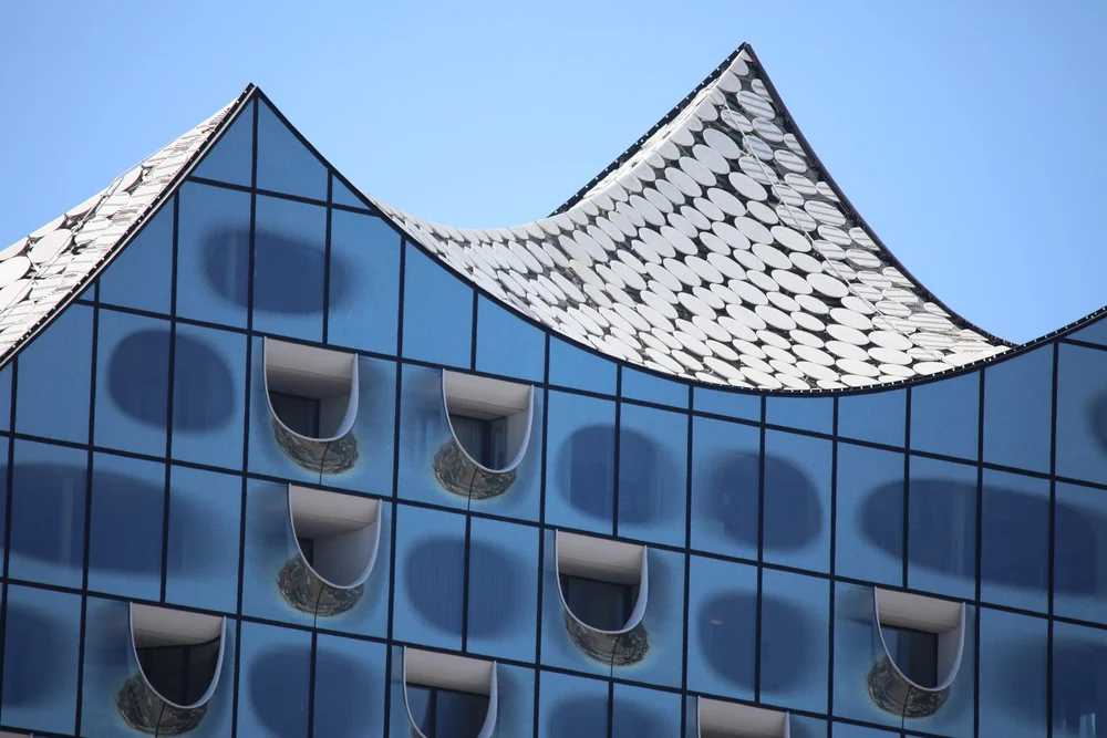 Glasfassade der Hamburger Elbphilharmonie