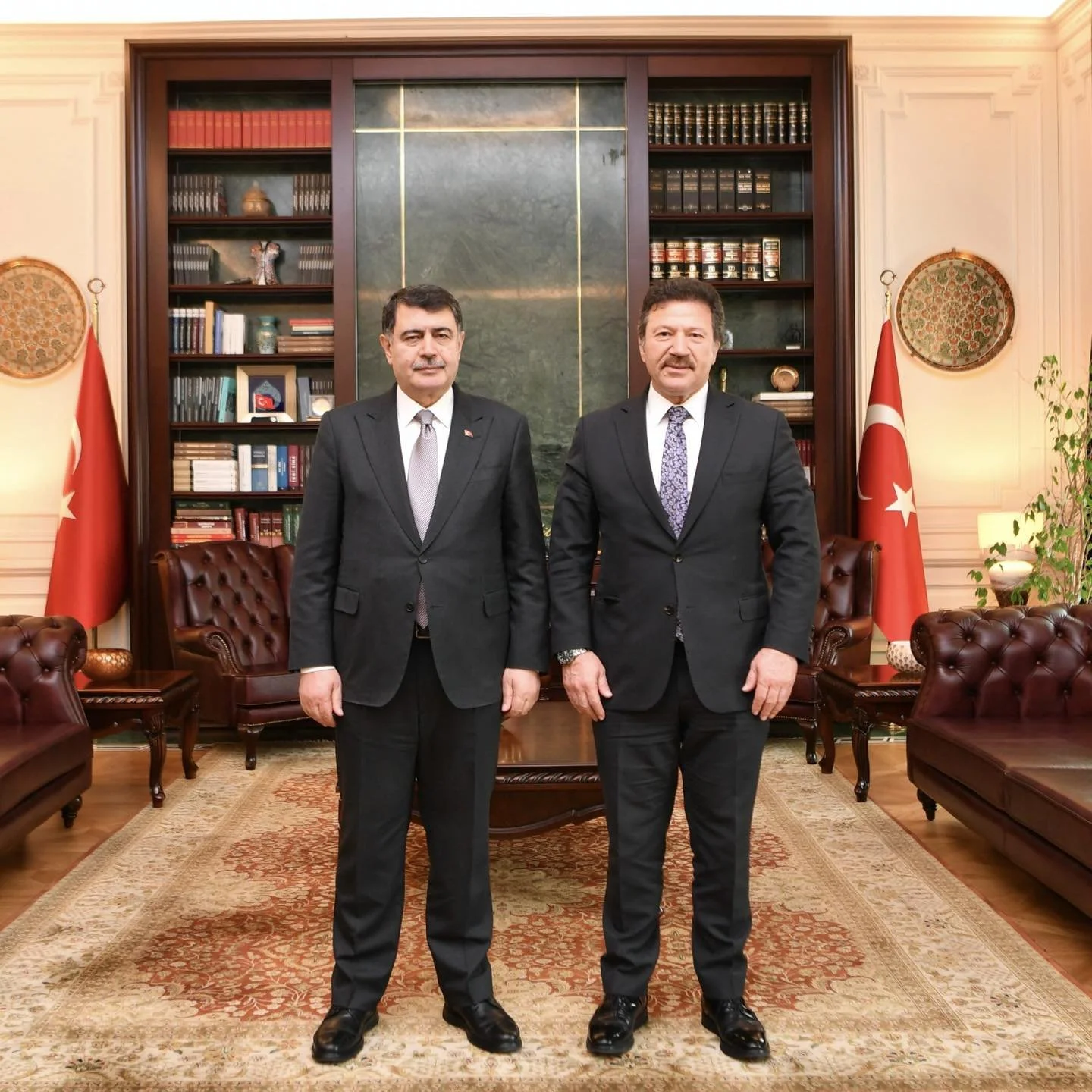 Ankara Valimiz Sayın Vasip Şahin’i makamında ziyaret ettik.