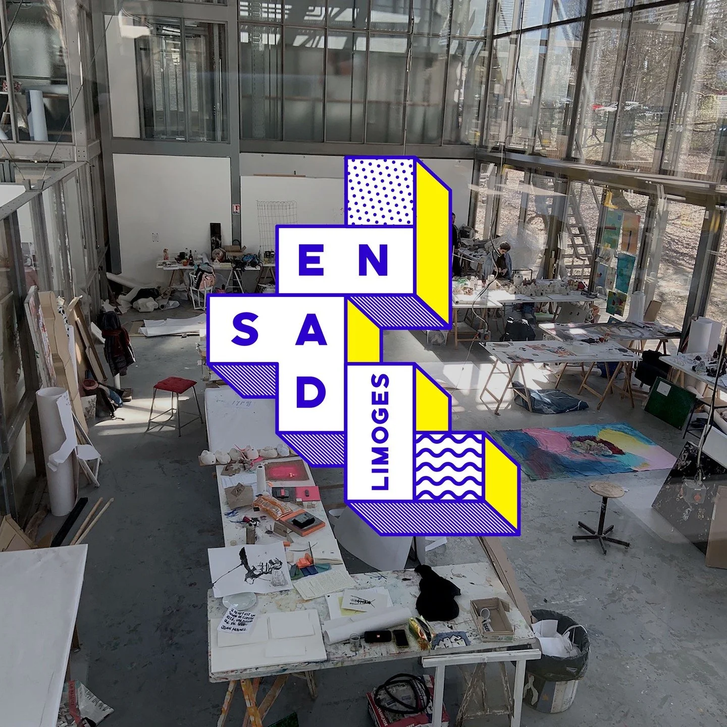 ✍️ Signer l&rsquo;image d&rsquo;une &eacute;cole o&ugrave; la mati&egrave;re devient pens&eacute;e. D&eacute;couvrez notre projet de branding institutionnel pour l&rsquo;&Eacute;cole Nationale Sup&eacute;rieure d&rsquo;Art et de Design (ENSA) de Limo