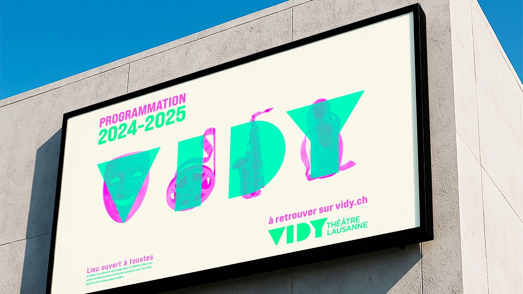 💖💚 Le clash du rose n&eacute;on et du vert acide : l'audace sign&eacute;e Vidy. D&eacute;couvrez notre travail pour le Th&eacute;&acirc;tre de Vidy-Lausanne. L&rsquo;enjeu ? Cr&eacute;er un impact visuel radical capable de rivaliser avec l&rsquo;ef