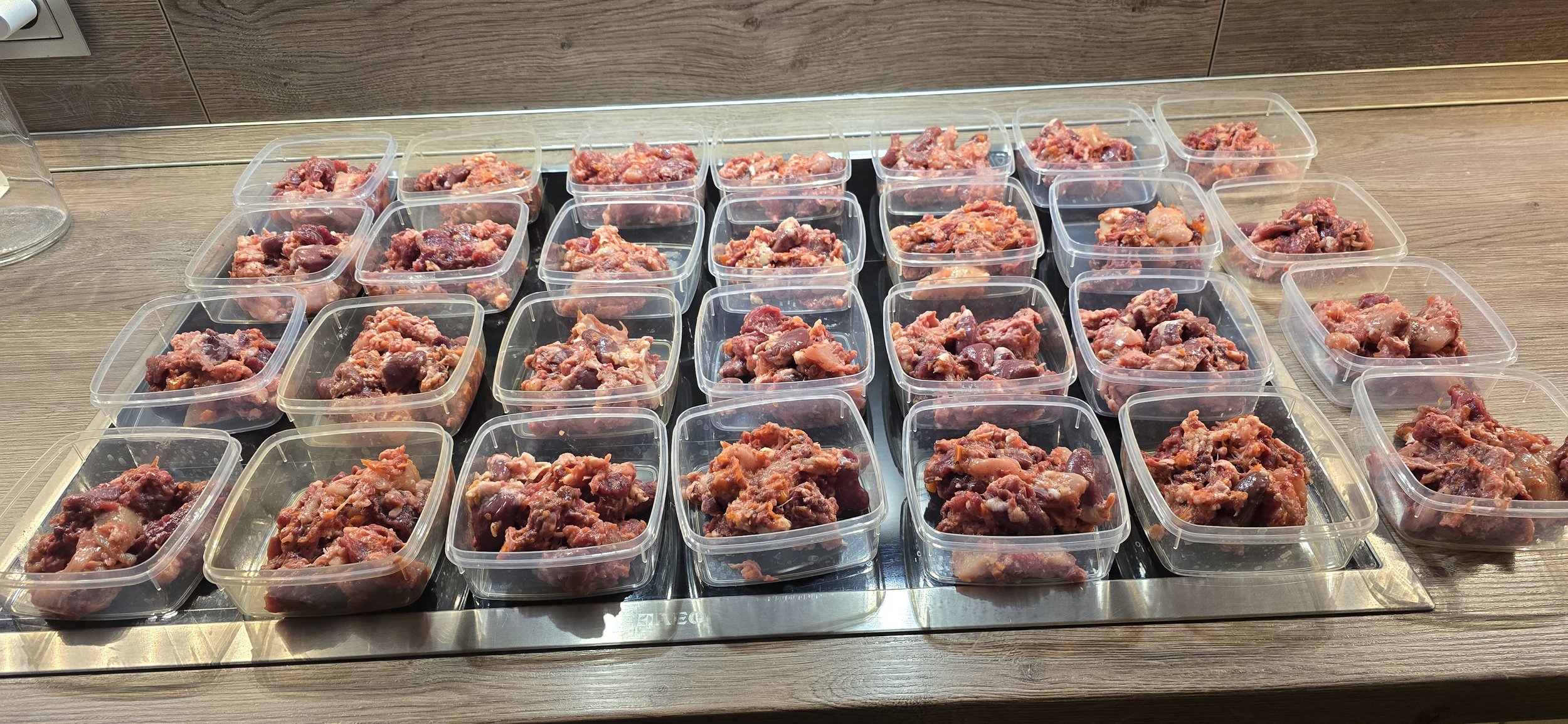 28 Tage BARF Futterplan Katze – individuelle Mischung aus stückigem und gewolftem Fleisch