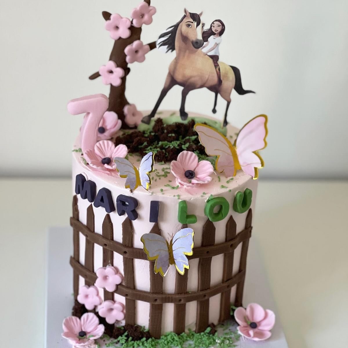 🐎 Un g&acirc;teau d&rsquo;anniversaire inspir&eacute; de Spirit pour les 7 ans de Marilou ✨

Joyeux anniversaire Marilou 🎉
Et &agrave; tous, bonne f&ecirc;te du 1er mai 🌼🍀

#cakedesing #gateaulille #patisserielille #traiteurlille #gateauanniversa