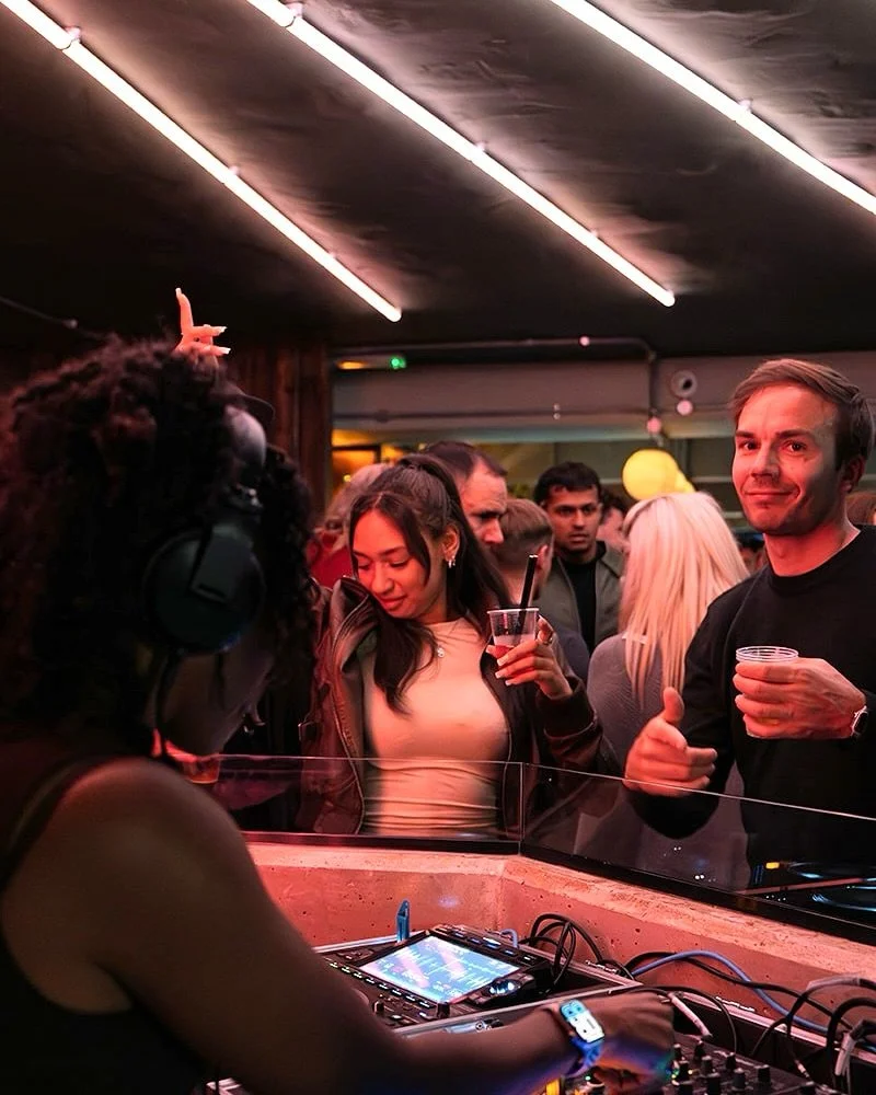 Your weekend sorted... every bloody weekend.

Catch us every Friday and Saturday for an evening of DJs at the deck playing your favourite tunes

Best of all - its free entry! So grab mates and come down to dance the night away. Queue jump tickets ava