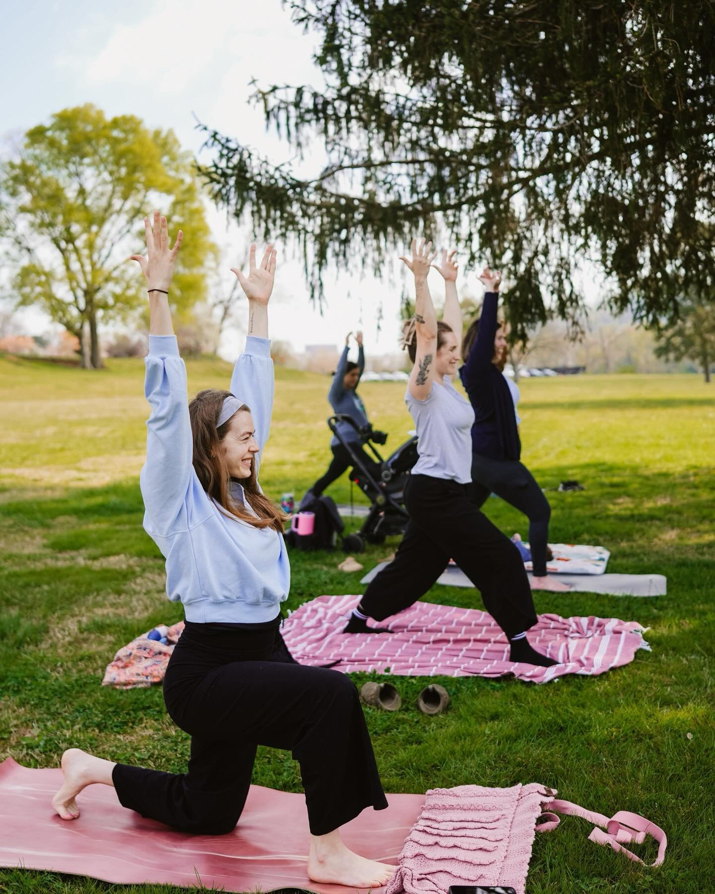 prenatal yoga!! Tuesdays @ 10am!! led by the wonderful @knoxvillehospitaldoula 🤰🧘&zwj;♀️

What a treat to watch Ali lead a class for the second time &ndash; she&rsquo;s calm &amp; steady. Holding babies &amp; keeping the vibes light reminding her s