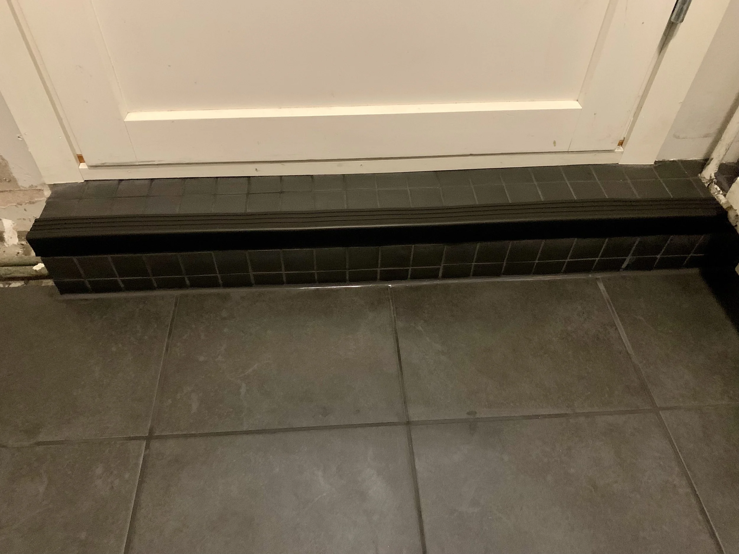 Eteisen laatoituksen uudistus – Ruoholahti 