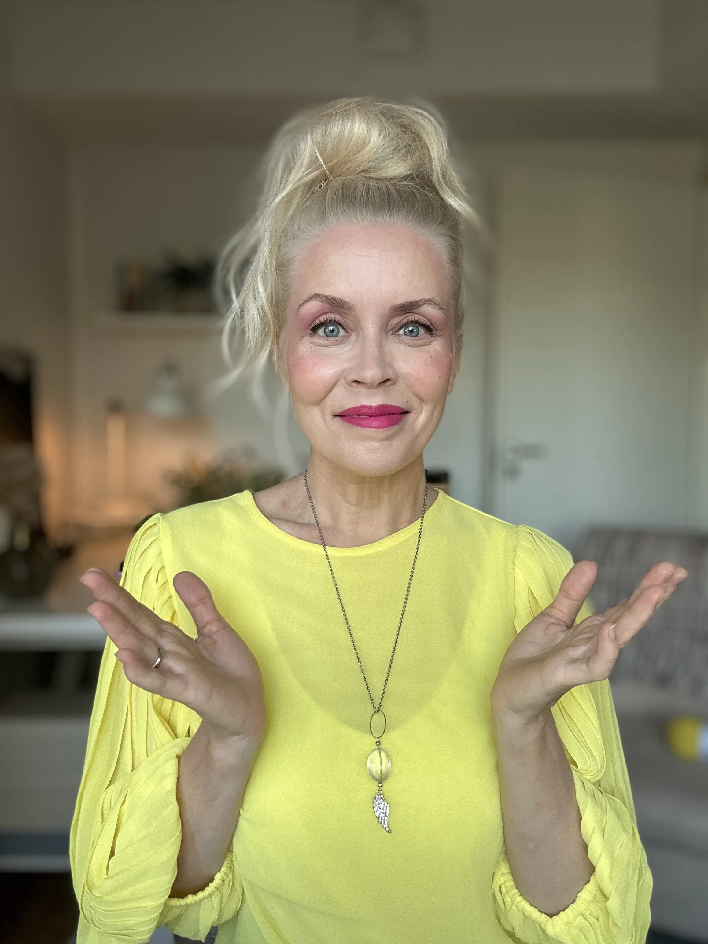 Johanna Hytti on asiantunteva värianalyytikko.