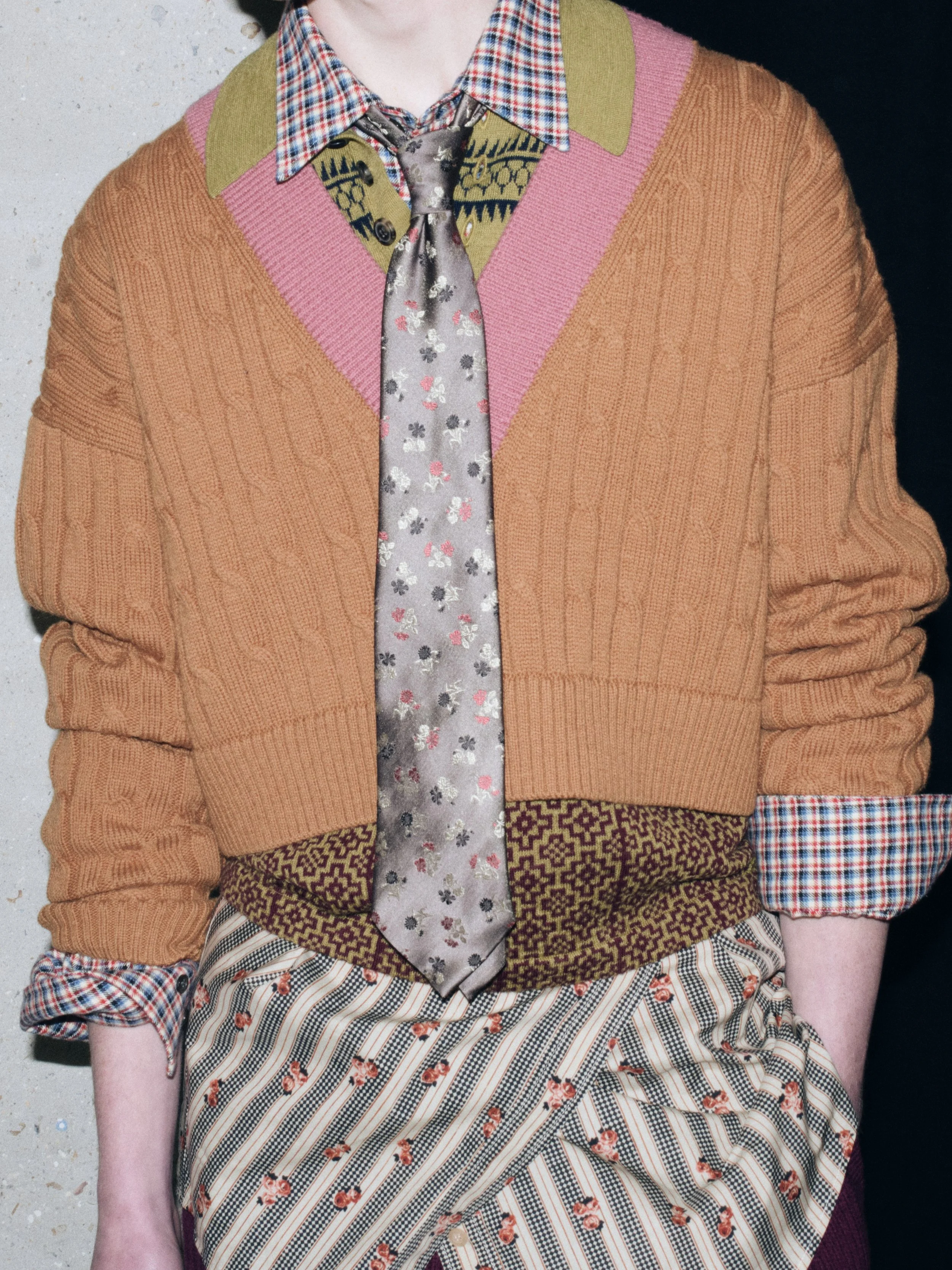 HOW TO STYLE MULTI-COLORED ITEMS