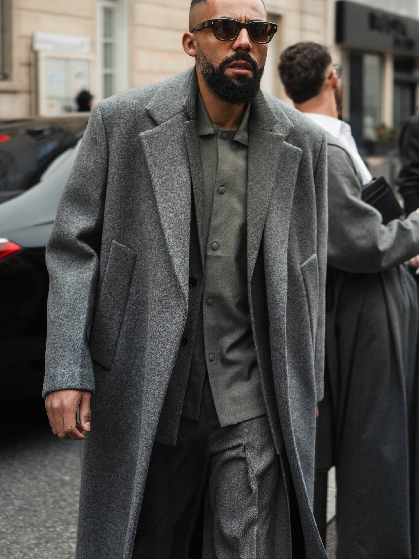 Nothing more calmining than a #IsseyMiyake show in the midth of all this hectic. Dressed in monochromatic layers from @im_men_official to see the brands FW26 show on day three of Paris Fashion Week. We saw clothes that move with the body instead of c
