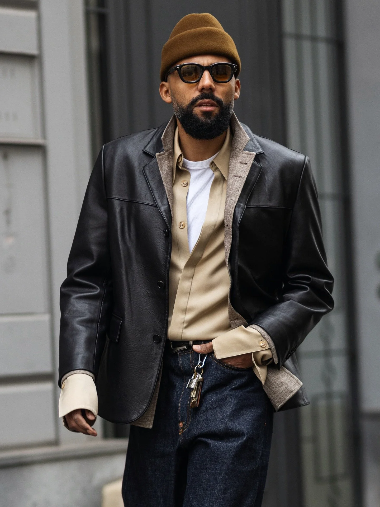 Layering has always been at the core of how i dress - with the double-blazer-combo being my latest obsession. Truth be told: Didn&lsquo;t had leather on my bingo card until i saw this @tonywack_official blazer at @stefflthedepartmentstore. Added thes