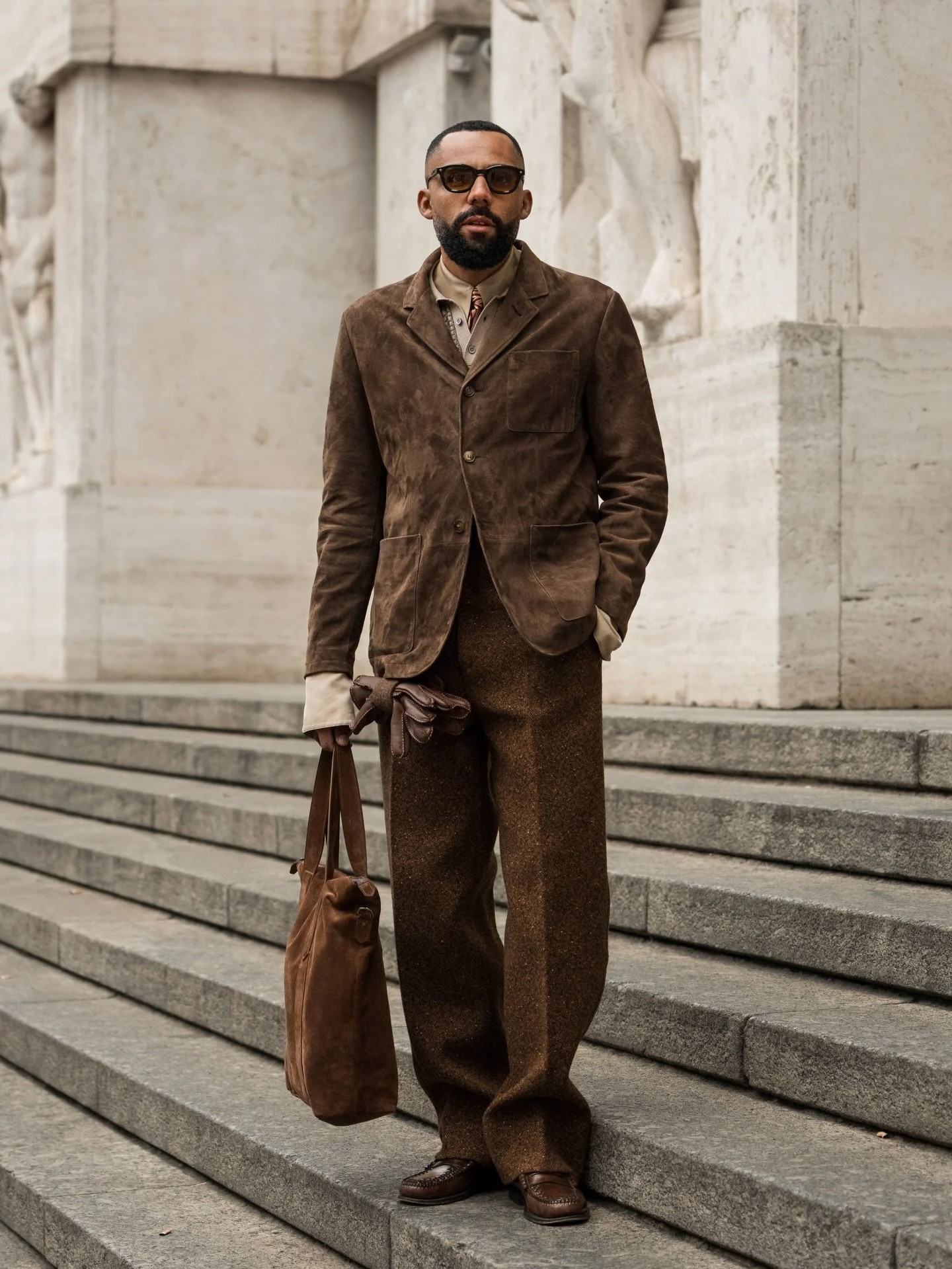 Where refined tailoring meets fluid silhouettes and tactile fabrics, it can only be @canali. A brand close to my heart, defined by ease, confidence, and quiet pleasure. An afternoon elevated by familiar faces and proper catch-ups at the FW26 presenta