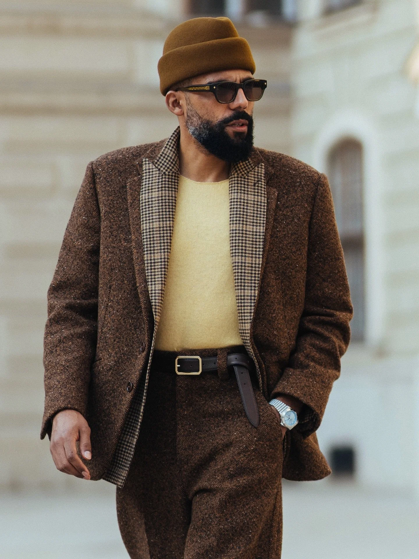 I tend to live through menswear phases where one specific style hack takes over my entire wardrobe for weeks or months. The one thing I keep coming back to at the moment is layering blazers. Stacking two blazers creates this beautiful double-collar a