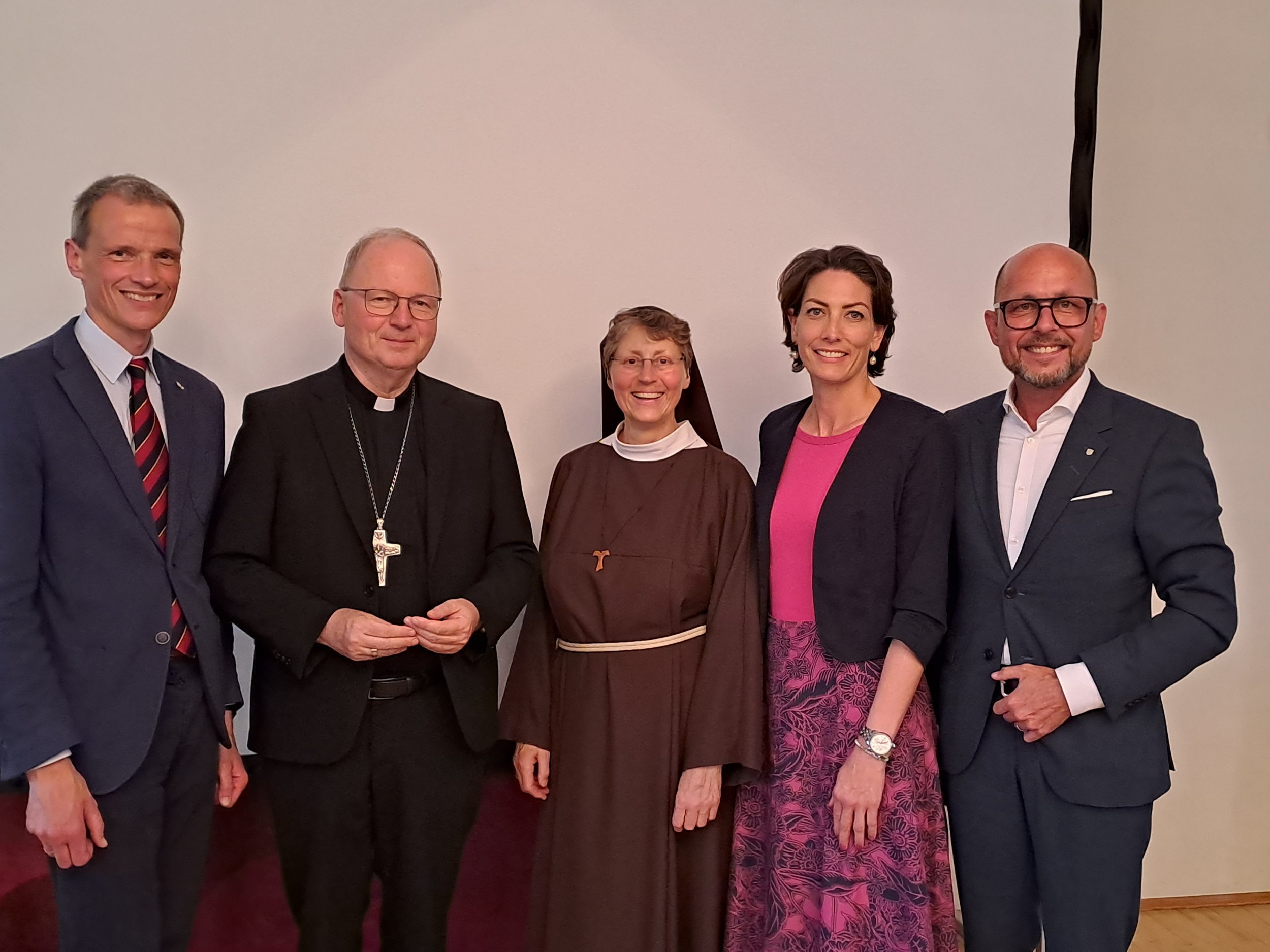 4 Festakt mit Bischof Benno.jpg