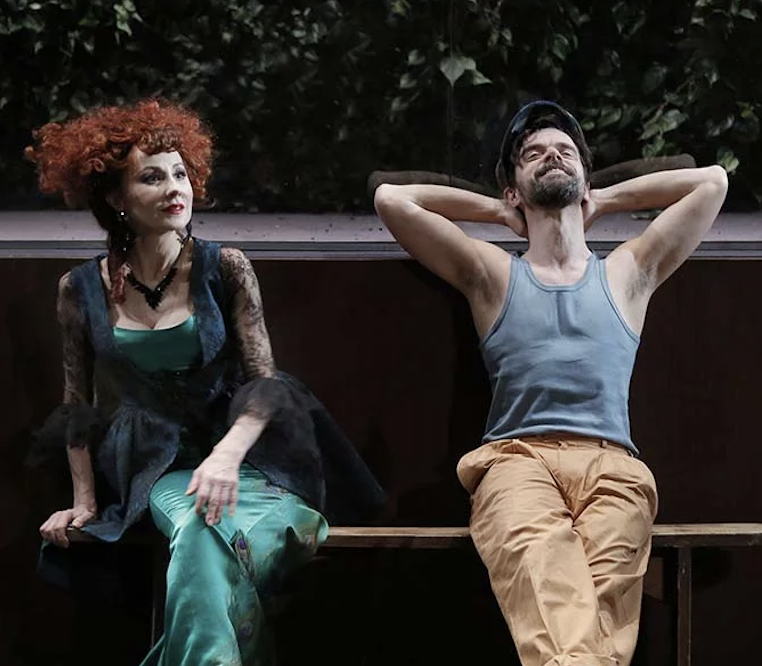 LA DOUBLE INCONSTANCE