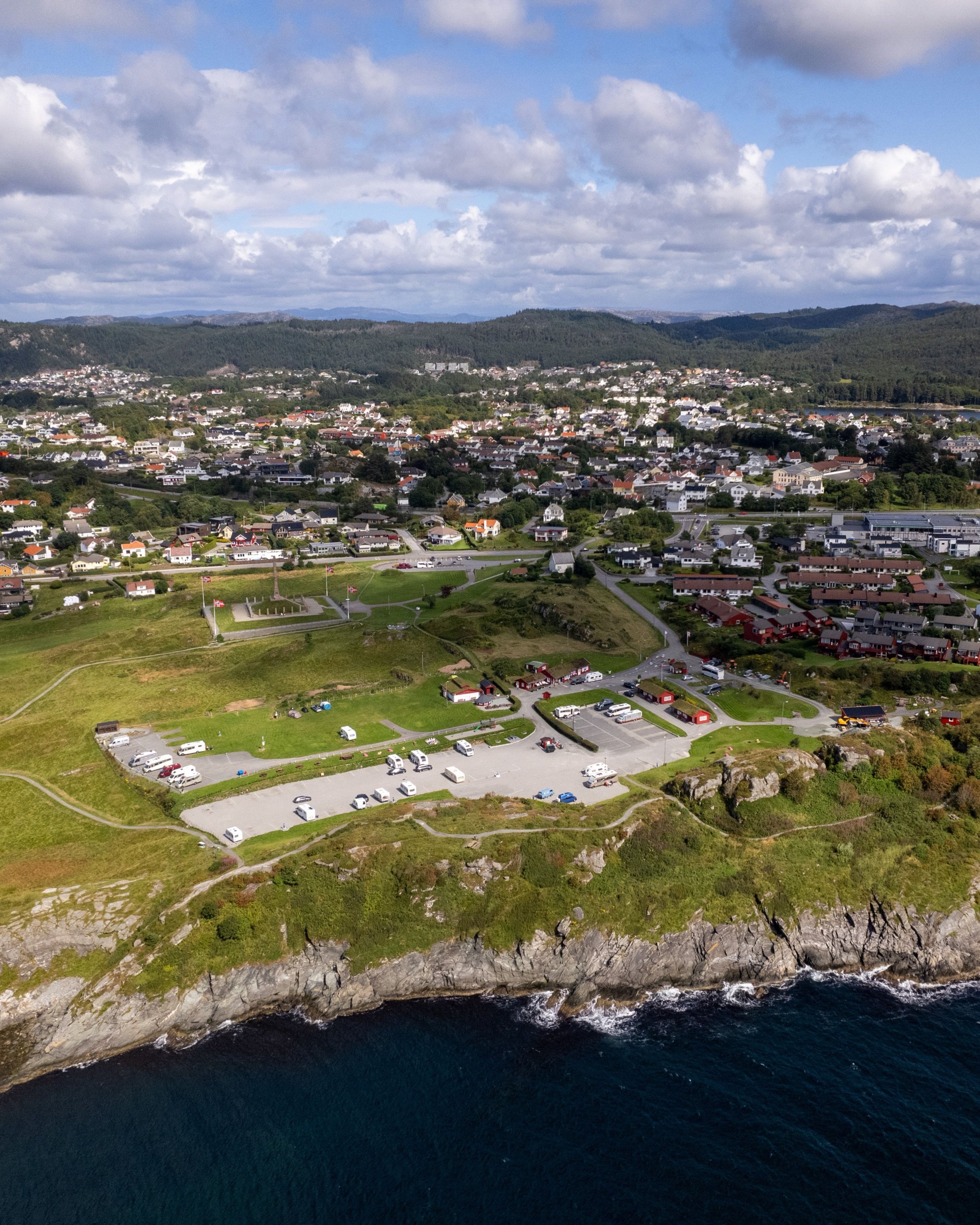 A campsite surrounded by nature, yet close to city life? Yes, please! 🙌🏼

@hhcamping is located just north of Haugesund city centre, right by the coastal path. With Norway&rsquo;s national monument Haraldshaugen and the fresh coastline as its close