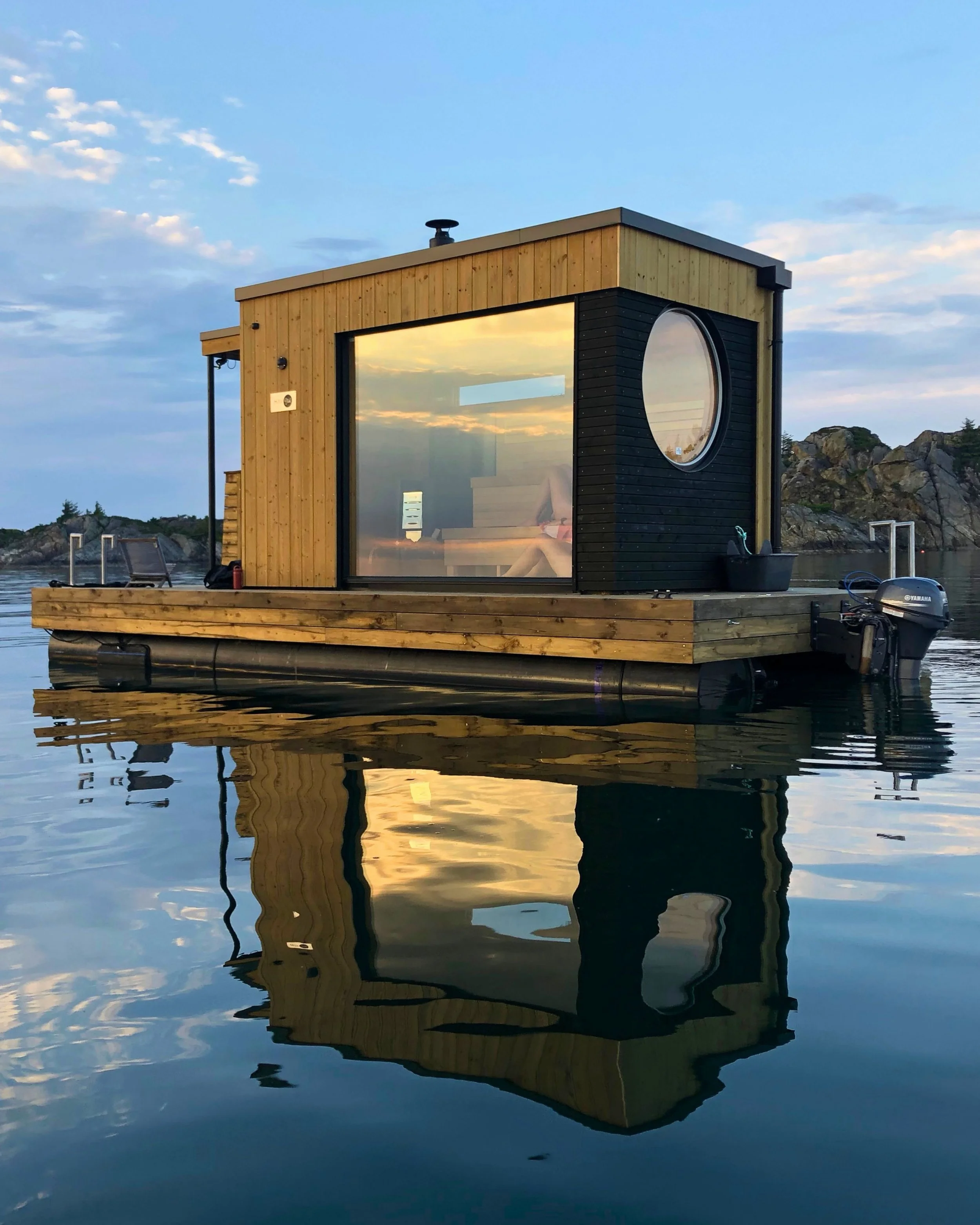 Sea views, sauna heat and a refreshing dip 🔥
At @havglod_badstu in &Aring;krehamn, you can enjoy the warmth of the sauna before taking a refreshing dip in the North Sea🌊  A perfect way to slow down and recharge on the Norwegian coast 💙

📷 Havgl&o
