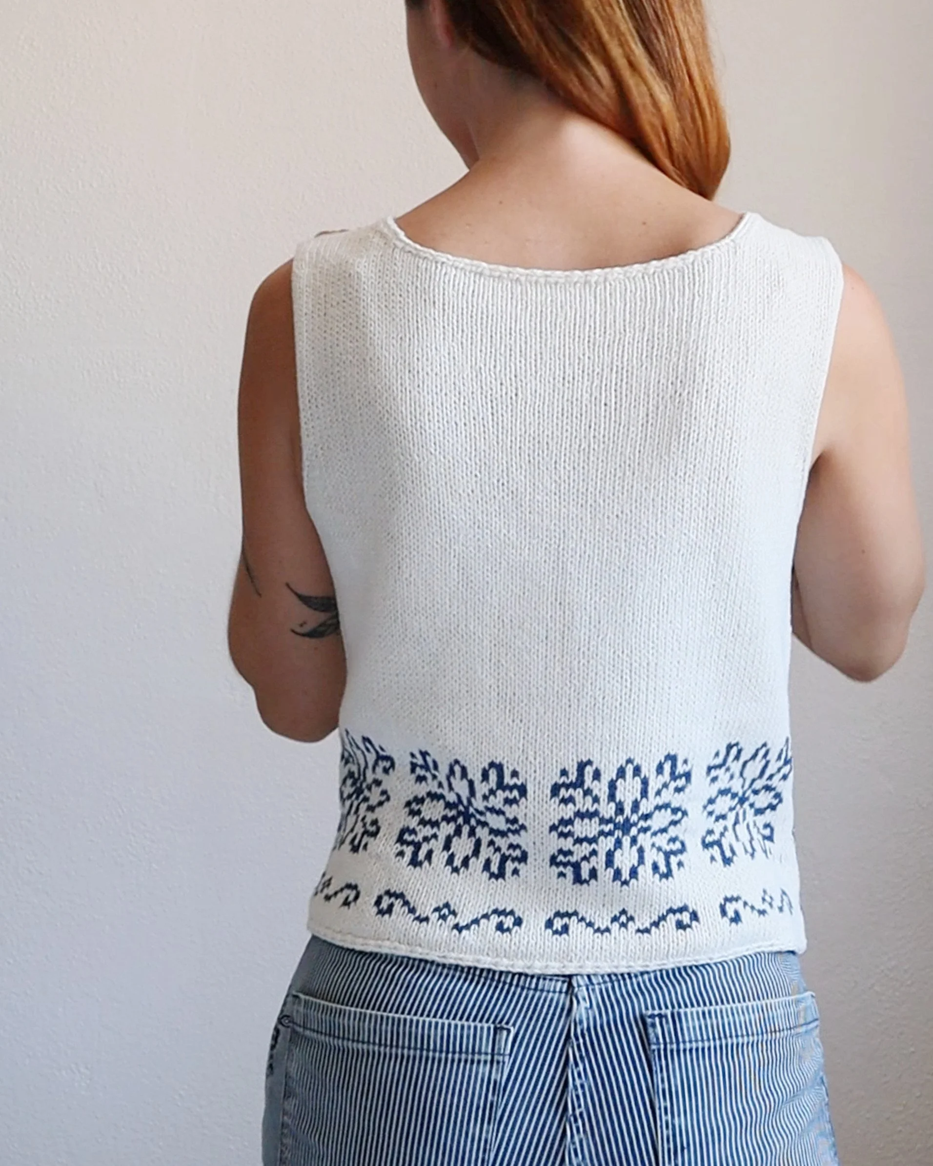 I wanted a boat-style crew neck for the 𝗔𝘇𝘂𝗹𝗲𝗷𝗼𝘀 𝗧𝗼𝗽 and I think it came out exactly how I imagined it ✨

The subtle single crochet edgings at the neckline and hem really add the perfect finishing touch.

I will call for testers in a few w