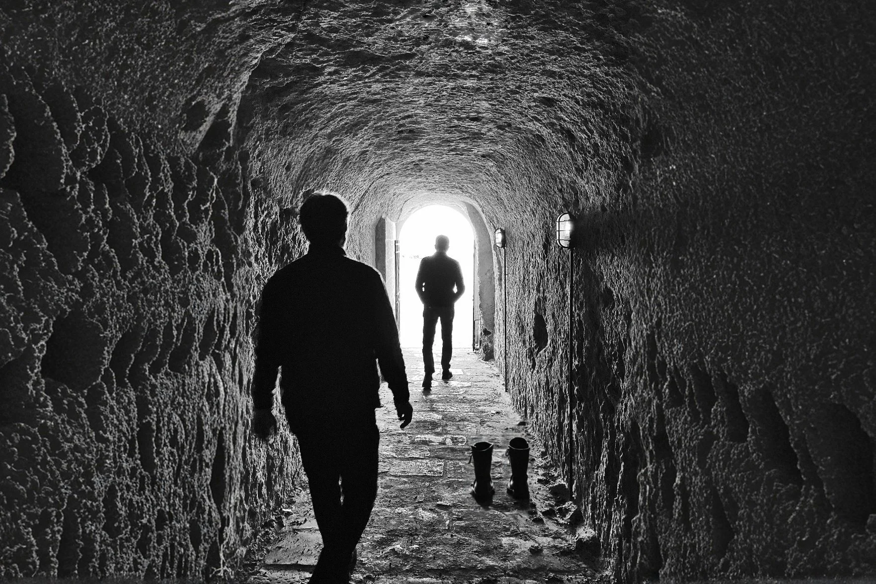 A Tunnel for Delayed People