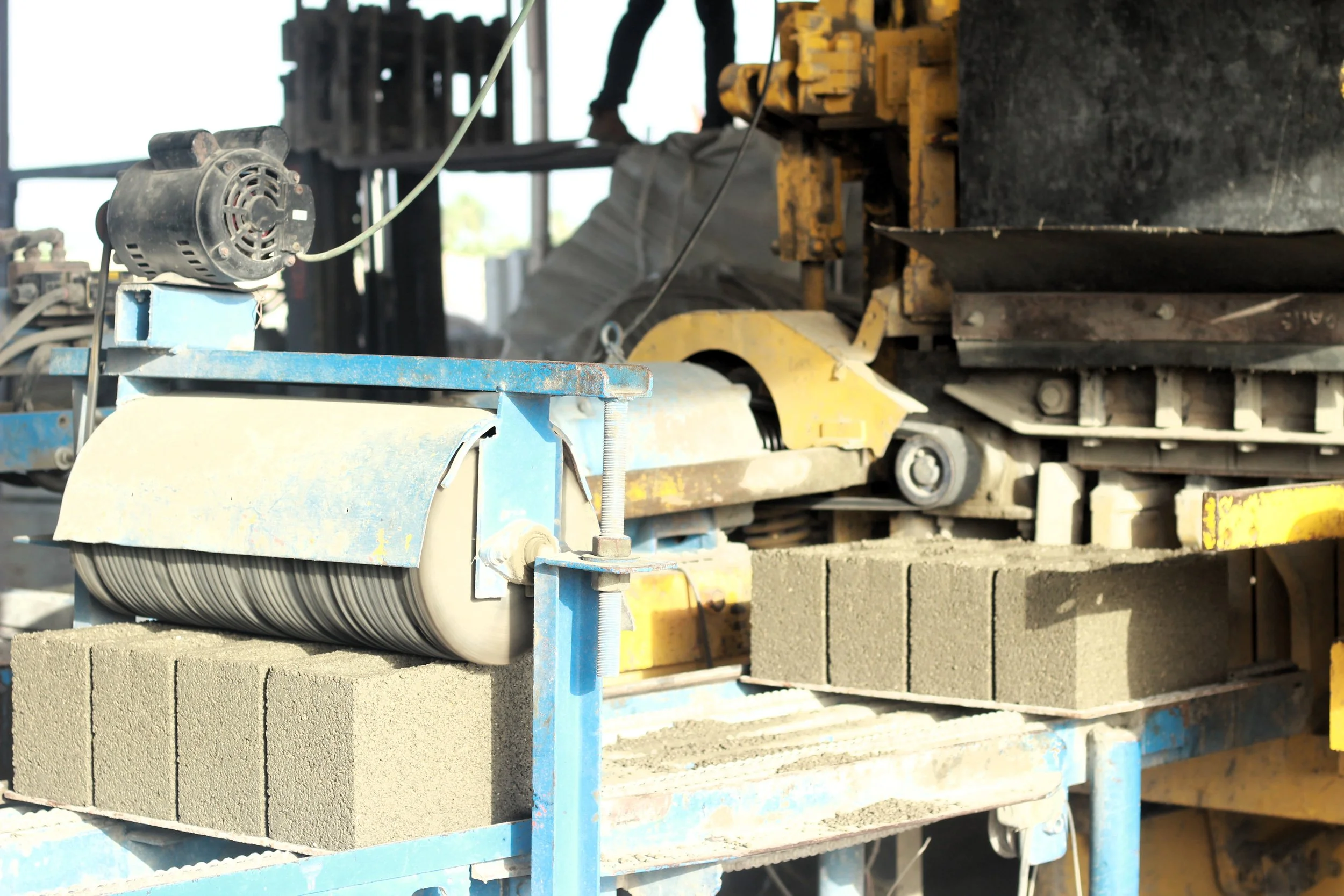 Machine making cement blocks