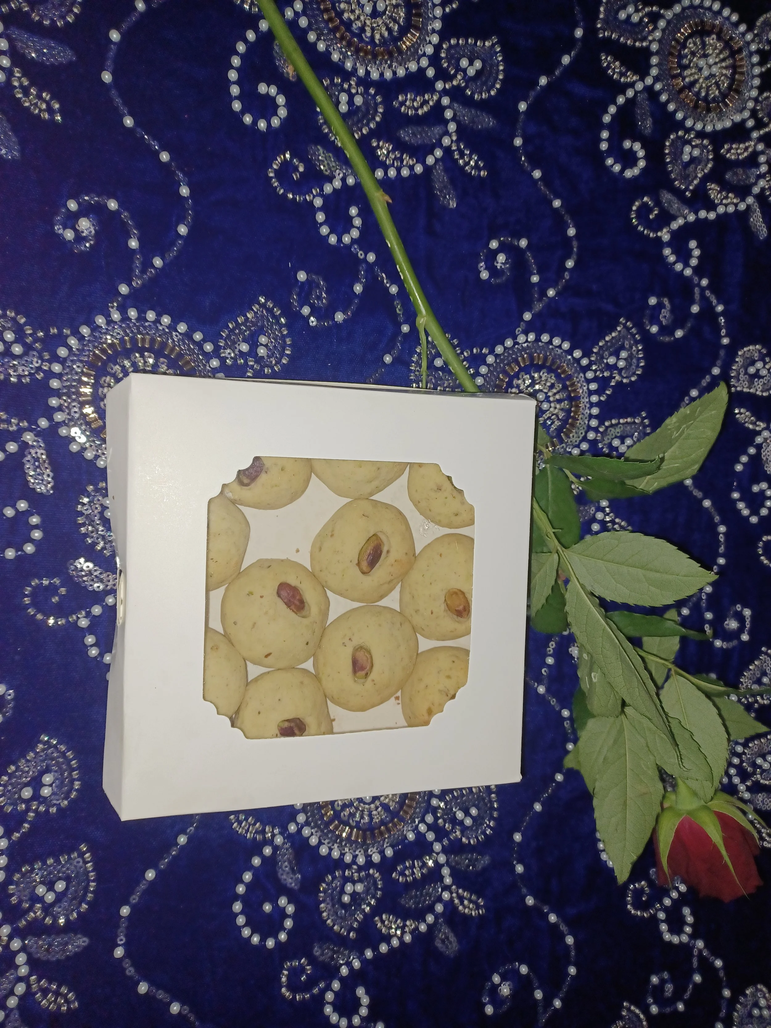 Pistachio Biscuit Box.jpg