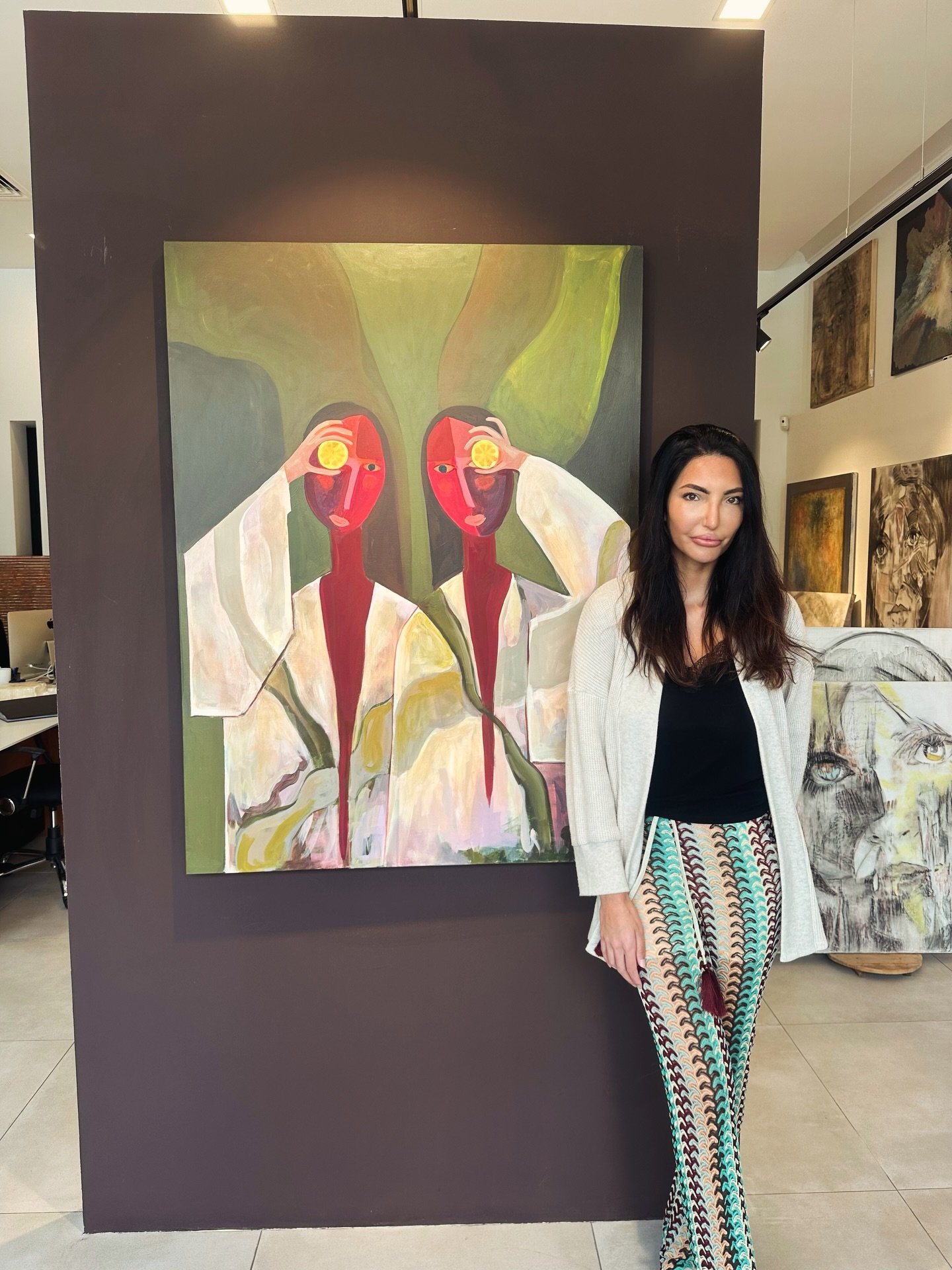 'Les Porteuses de Citrons' Now on display 
@contemporary_art_gallery_banus 
🍋🍋