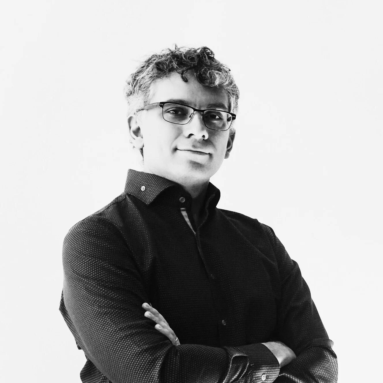 Gabriele Minucci è specialista in intelligenza artificiale e machine learning, con esperienza in architetture AI, algoritmi avanzati e leadership tecnica di team.