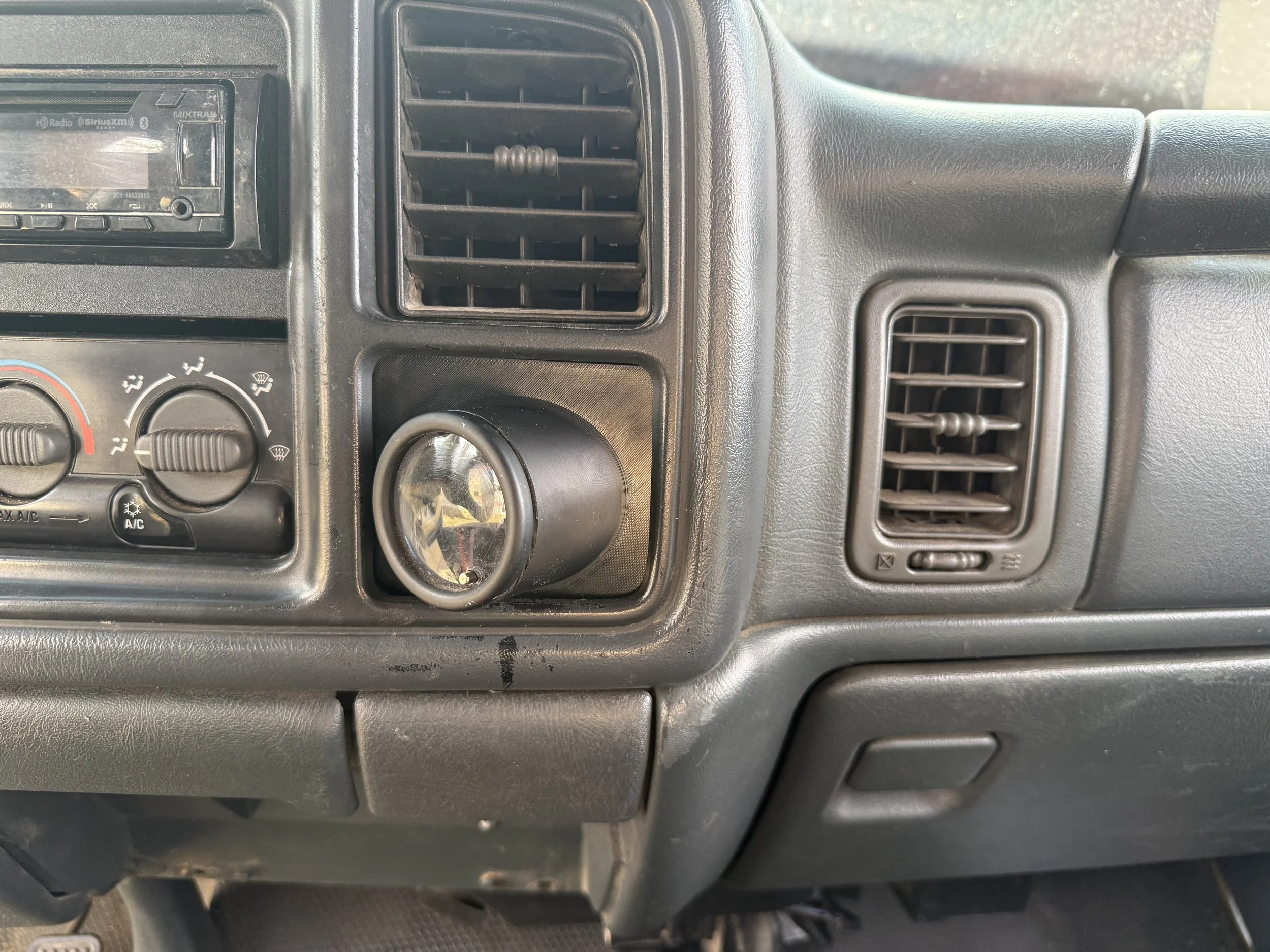 99-06 Silverado Sierra Tahoe Yukon Suburban 52mm Angled Gauge Panel GMT800