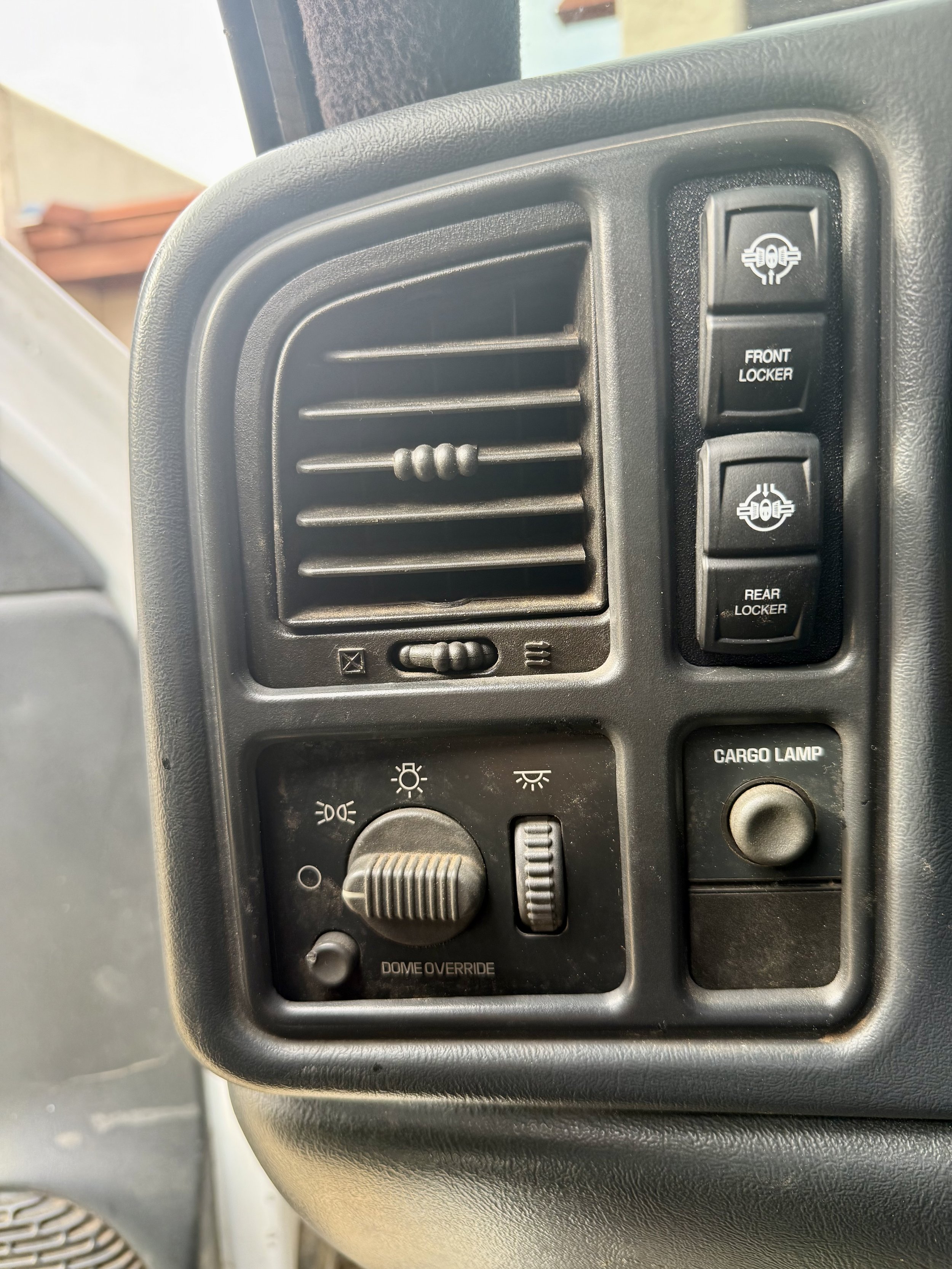 99-06 Chevy GMC Silverado Sierra Tahoe Yukon Double Rocker Switch Dash Panel