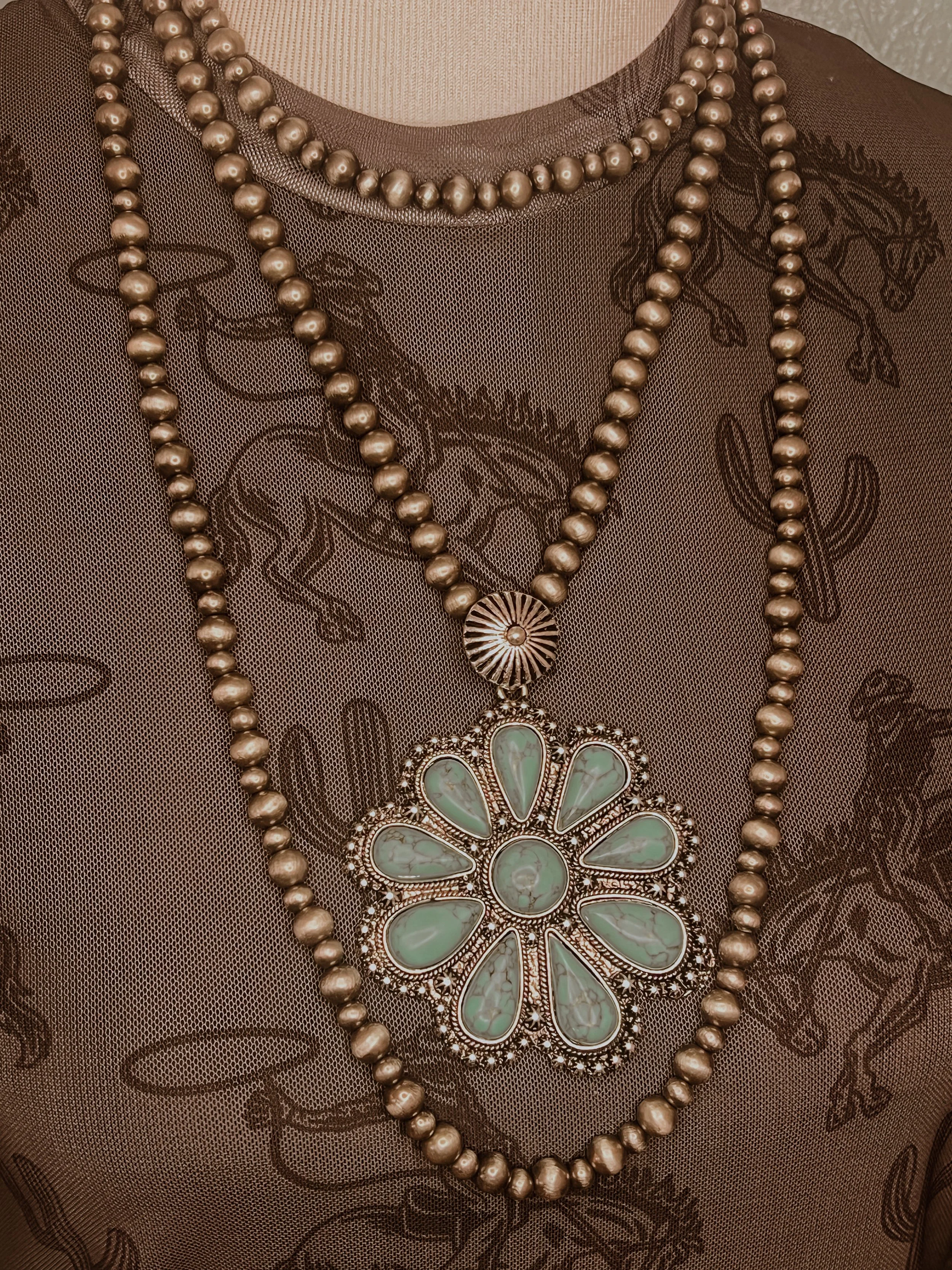 Western Fashion Flower Pendant Necklace Set