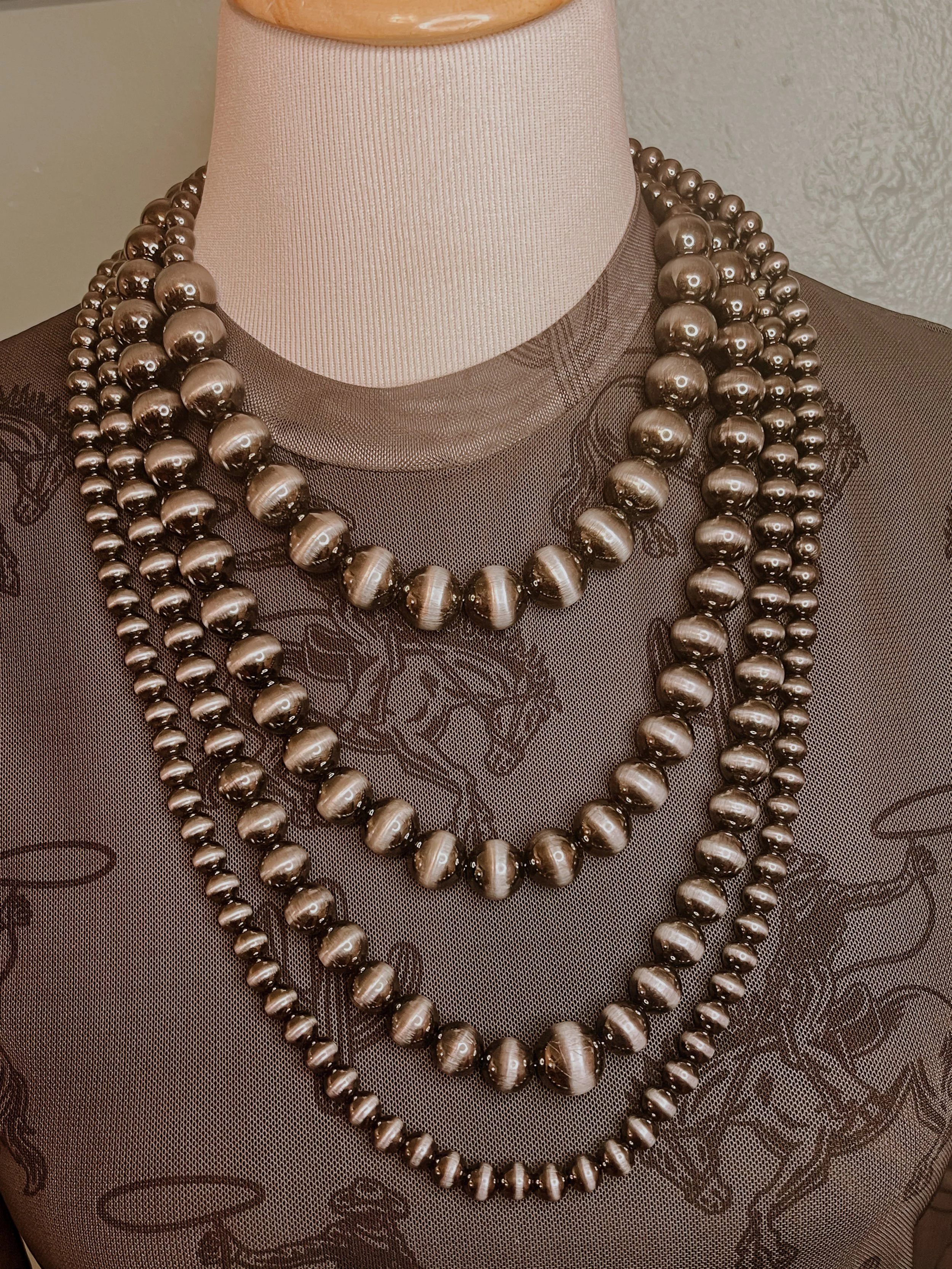 Western Fashion Silver Pearl Necklace