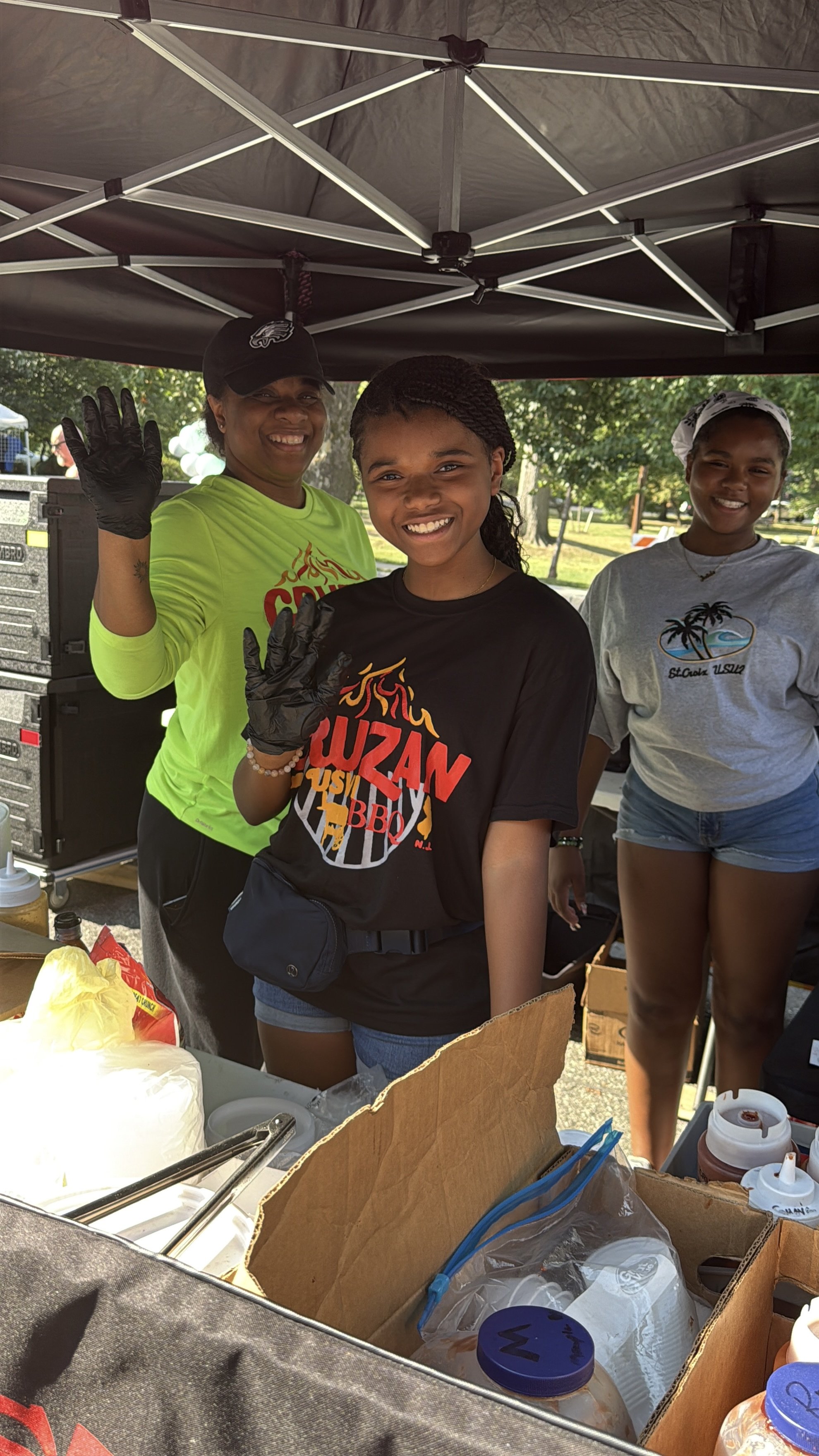 9.14 cruzan food vendor.jpg