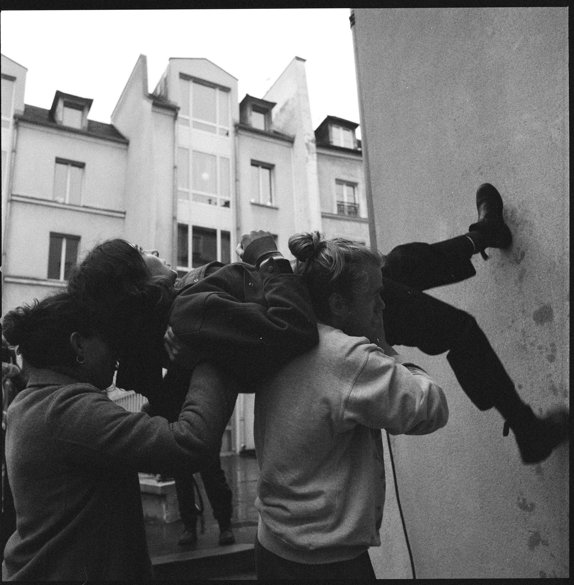 Walking on Walls Without Magnetic Shoes (2018)