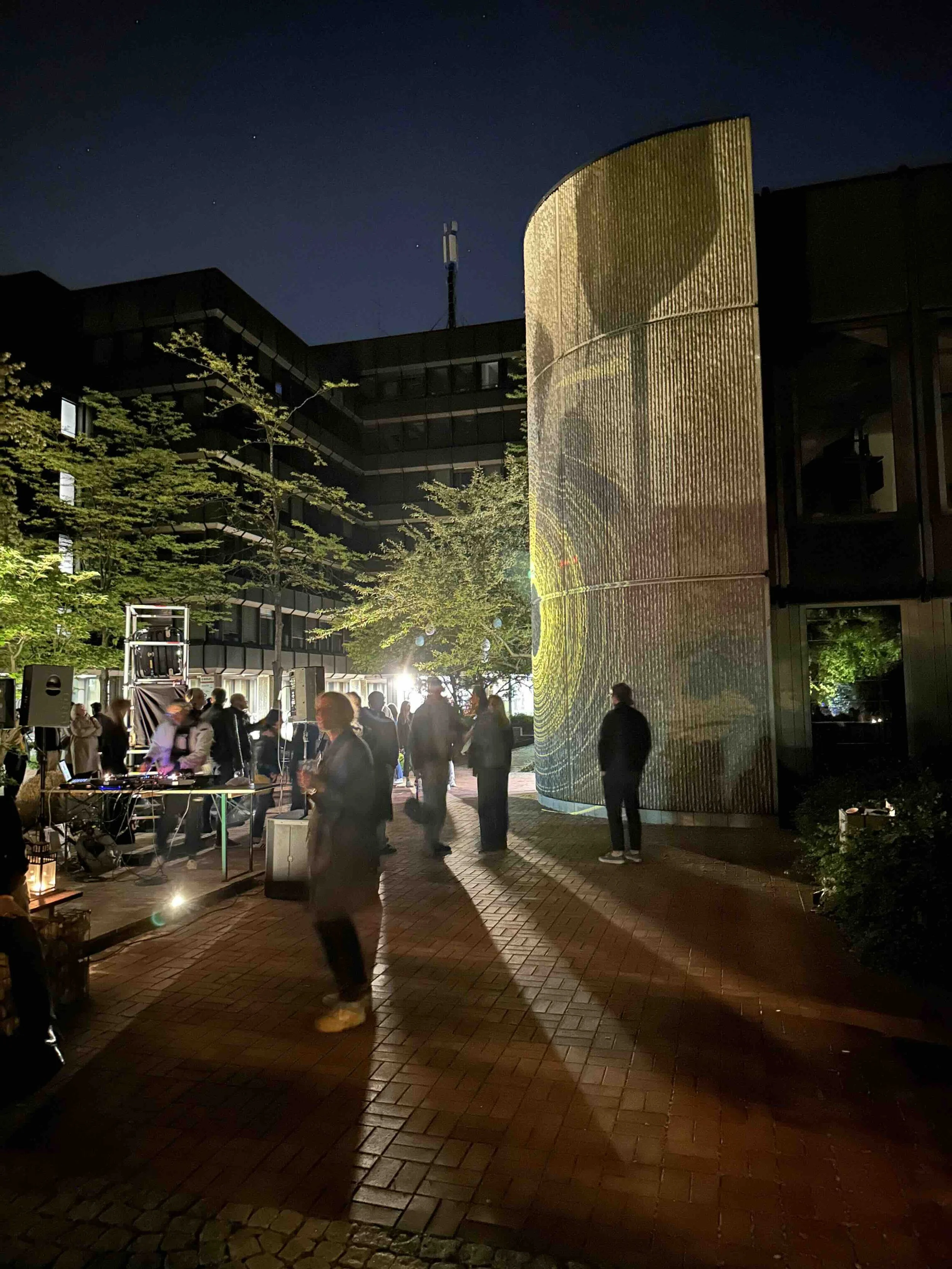 Light-graffiti-placemaking-zwischennutzung-art-avenue.jpeg