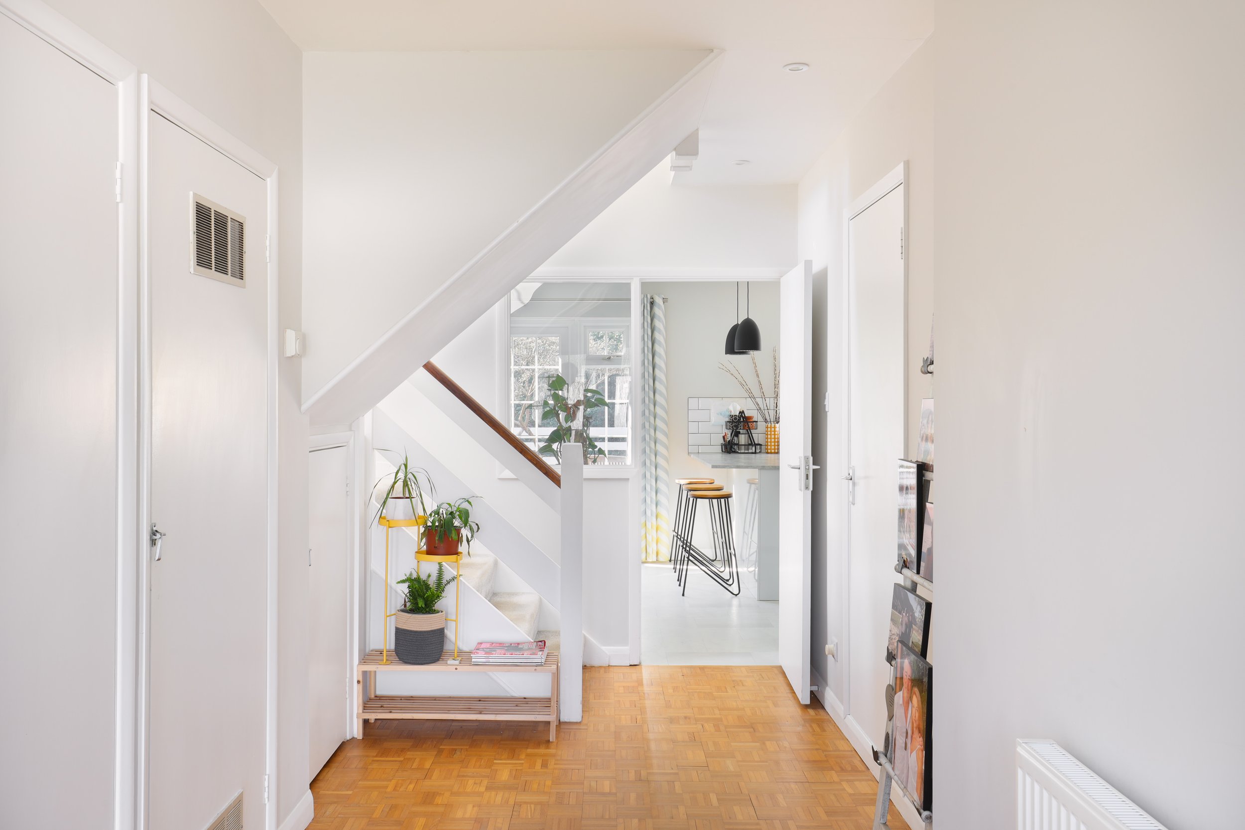 13 trinity close - hall 2.jpg