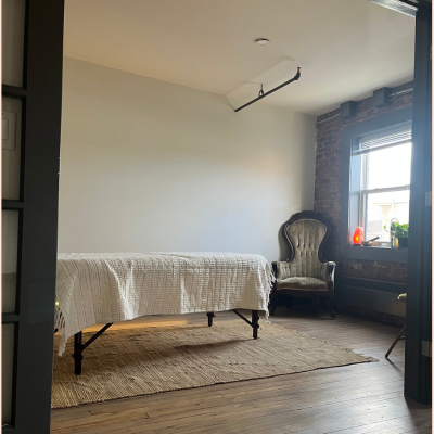 auranew logo (1120 x 500 px) (400 x 400 px) (2).png