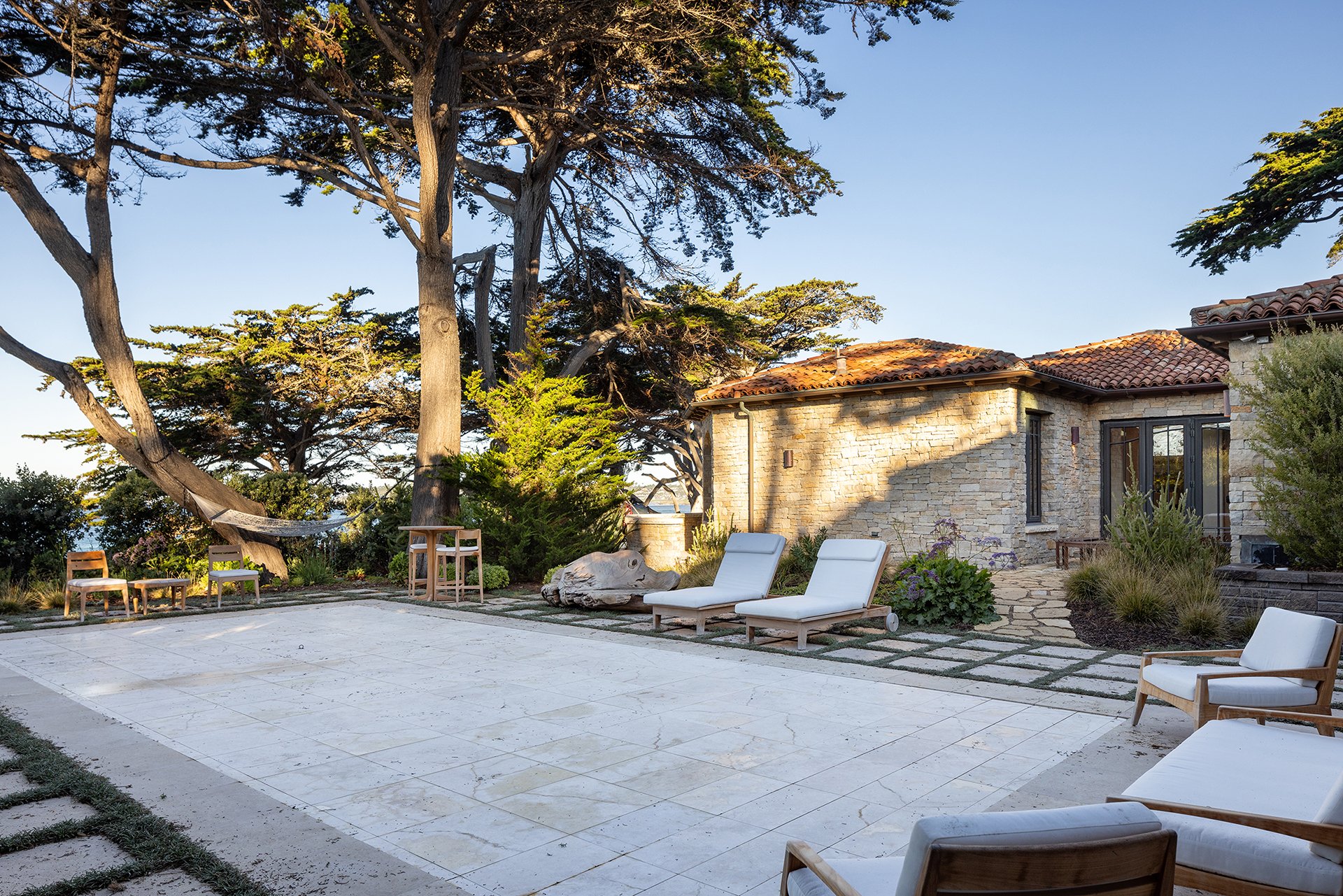 Pool with Automatic Stone Cover