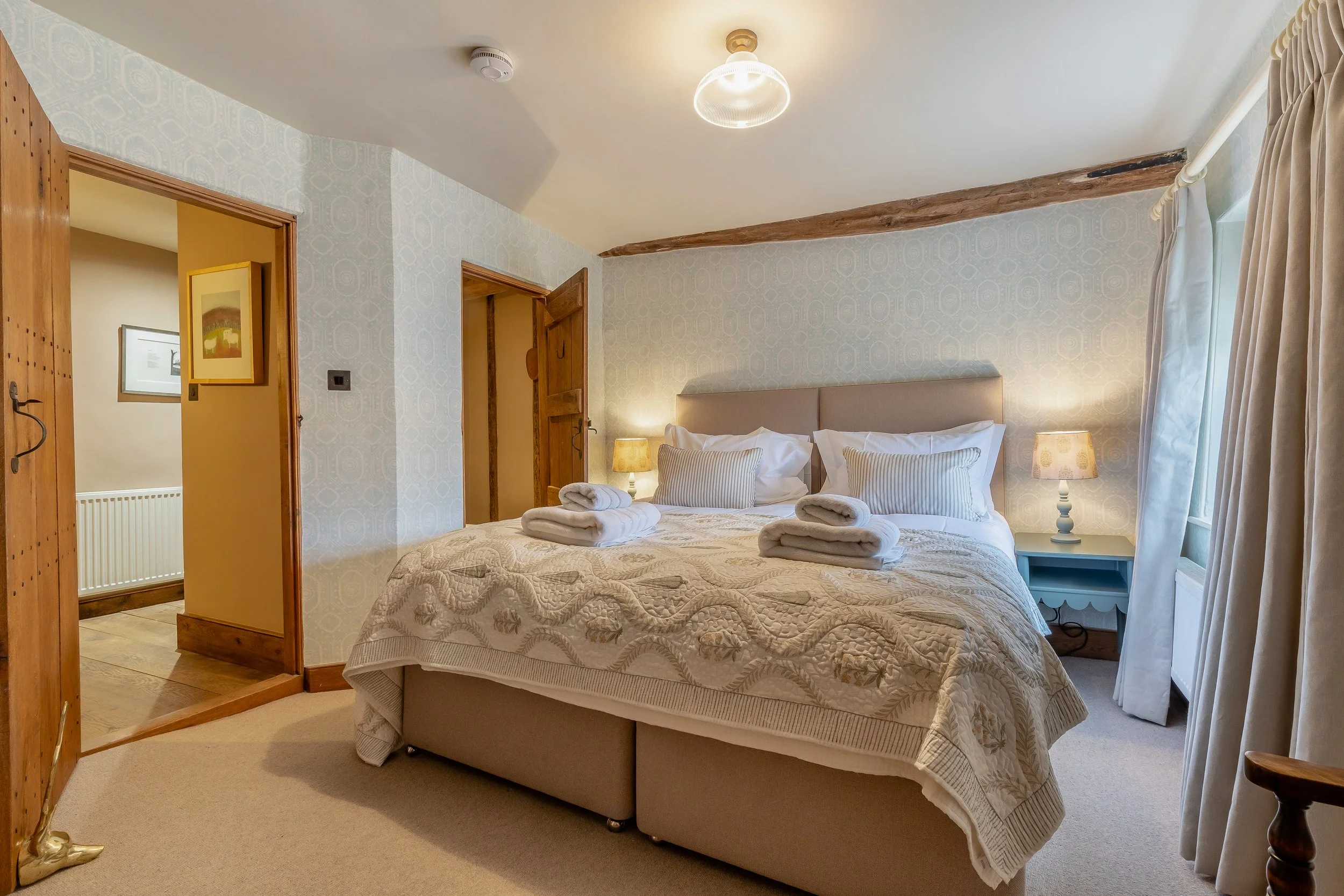 8634027-interior49 copy.jpg