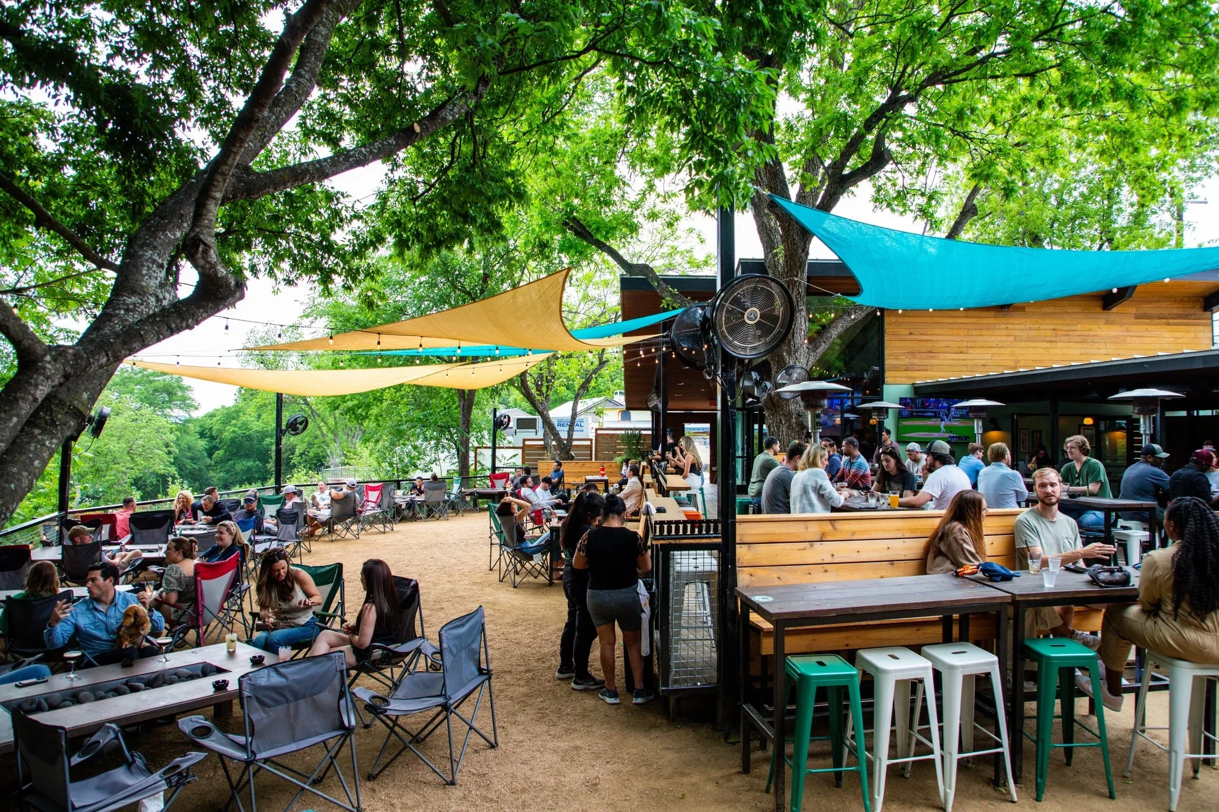 BBQ, Live Music &amp; Cocktails