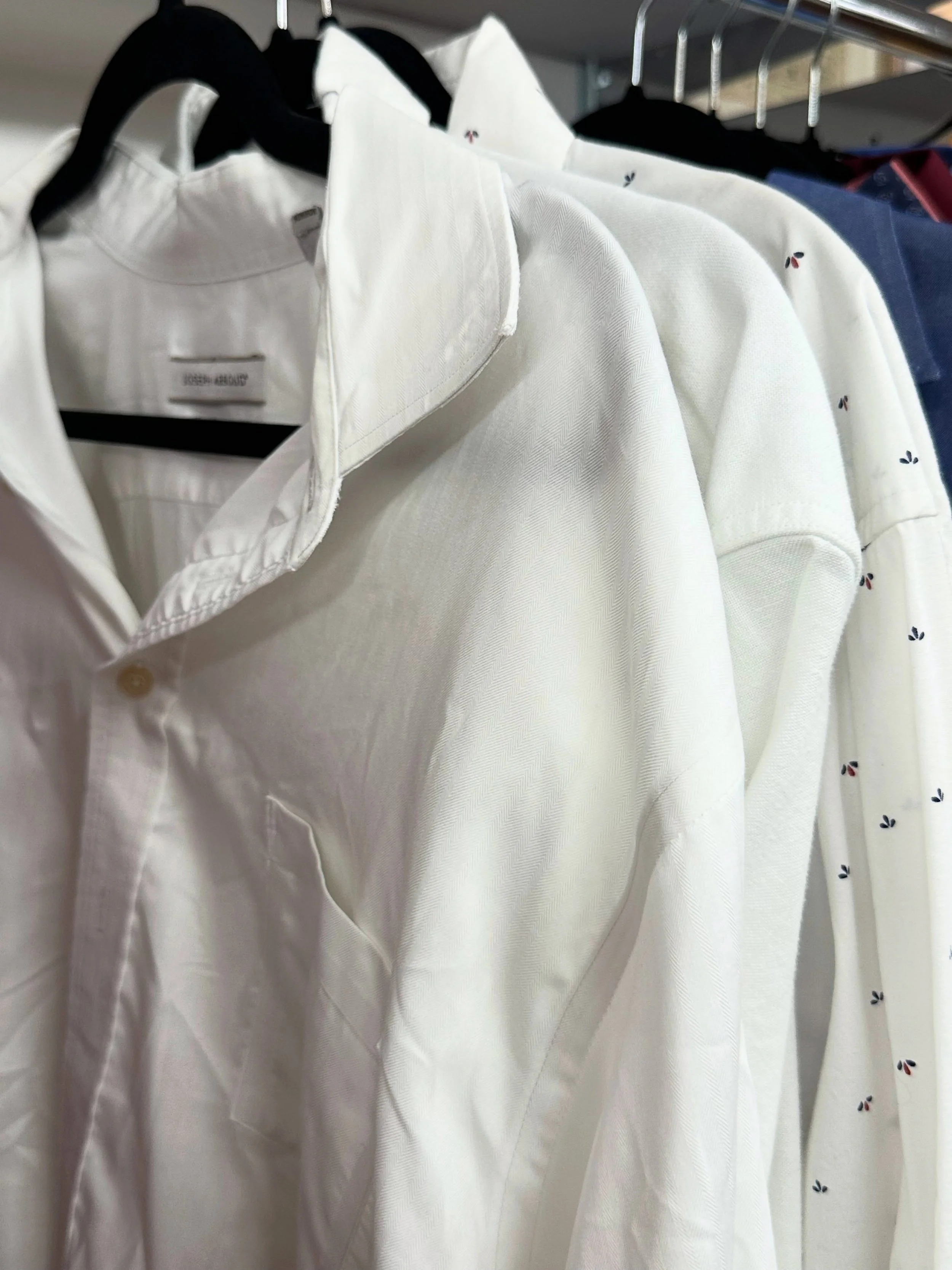 Happy Monday! This week&rsquo;s color tag sale is WHITE! Stop in this week to see all the great finds waiting!! ⚪️🤍🐻&zwj;❄️