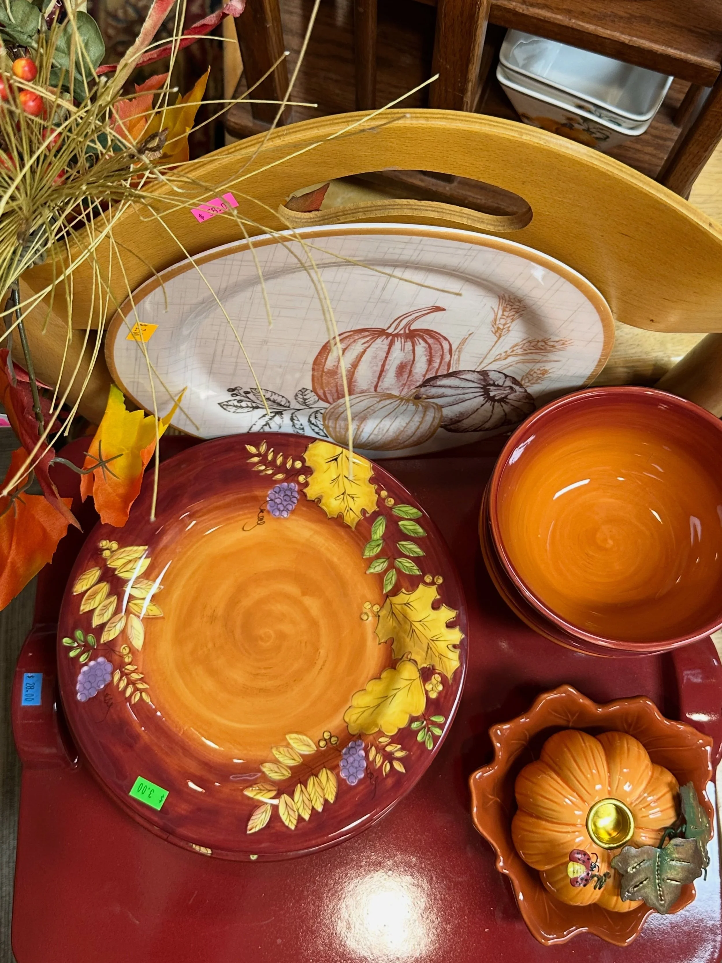 Happy Thursday! It&rsquo;s senior day today, anyone 55+ receives 15% off their purchase! 

Phots from Doylestown Location 

#buckscounty #thrifthaul #nonprofits #thingsdotoinpa #thrift