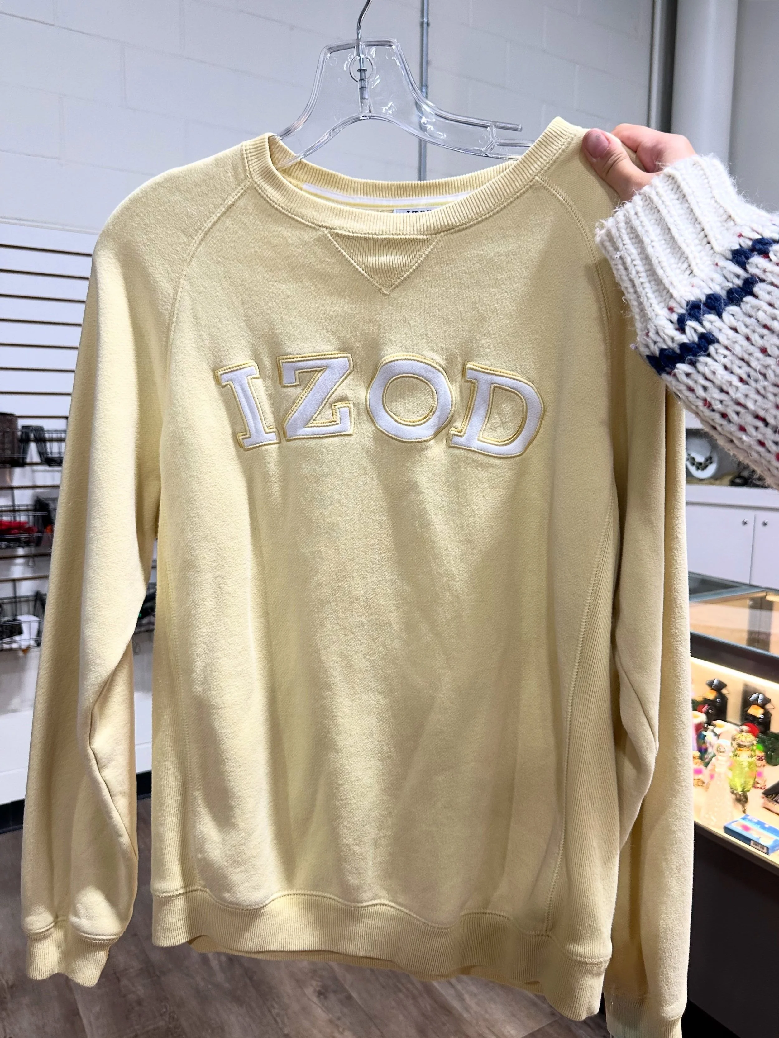 Happy Wednesday! This weeks color tag sale is YELLOW!! All YELLOW tagged items are 50% off! Happy Thrifting!

Photos from our Huntingdon Valley Location! 

#thrifthaul #buckscountypa #nonprofit #fall #thrifter