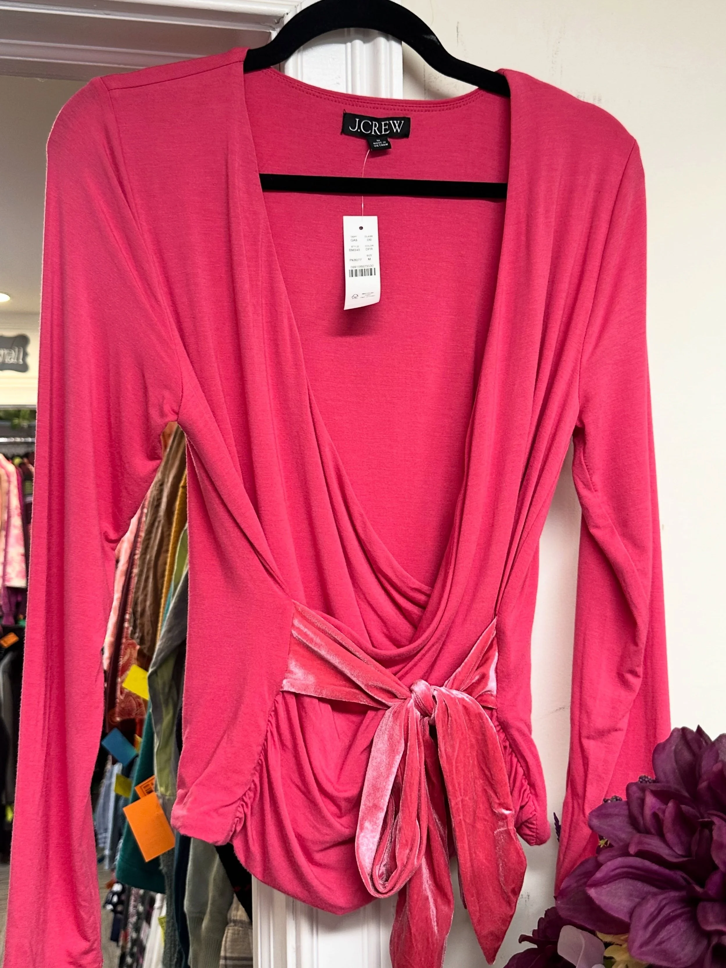 Color walk Wednesday! This week our color tag sale is PINK! All PINK colored tags are 50% off this week only!! Happy thrifting!!

#sale #thrift #buckscountypa #thrifthaul
