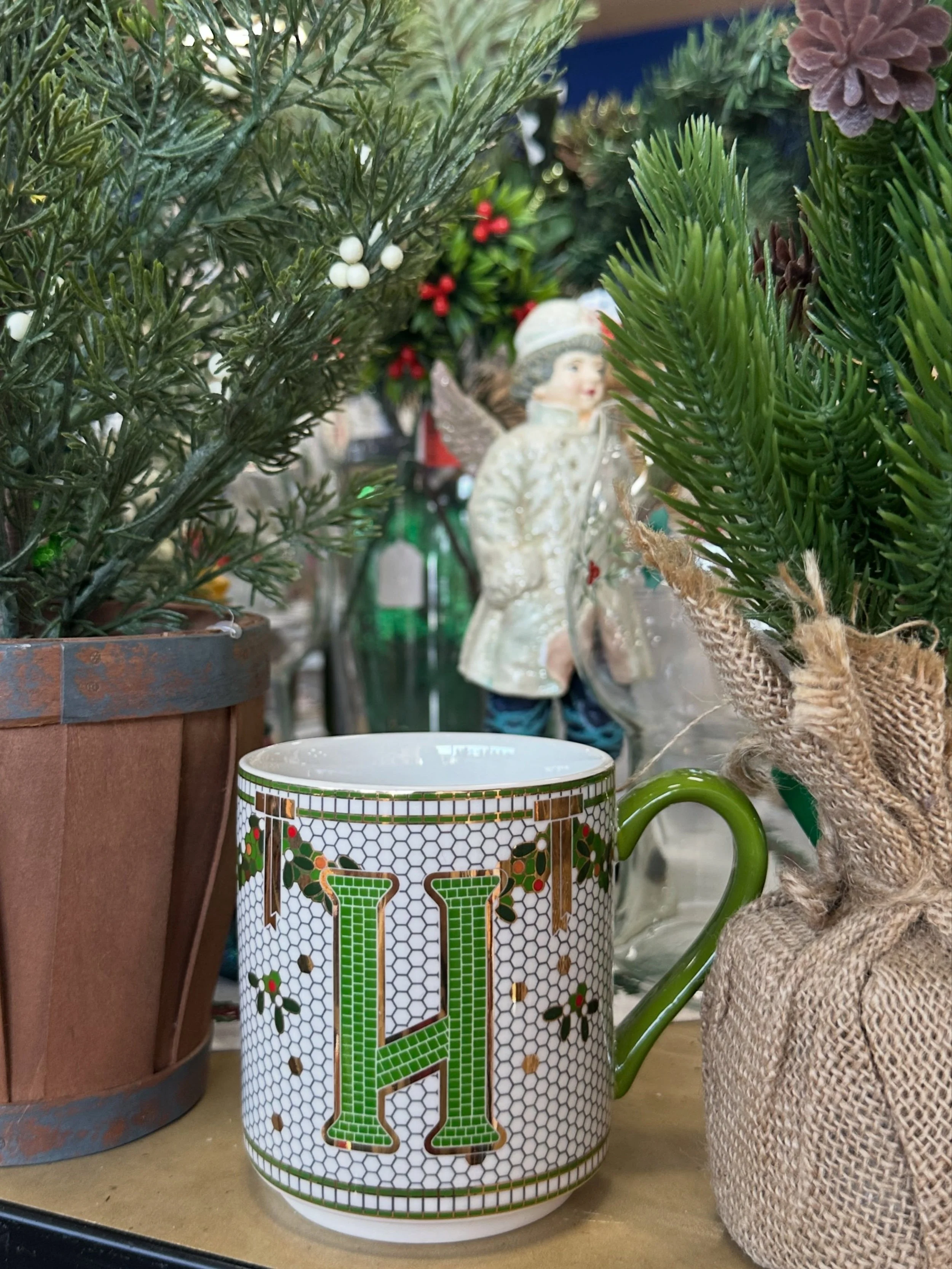 It&rsquo;s Wednesday and we are halfway through the week! All GREEN tagged items are 50% off this week only! Happy thrifting!

#sale #buckscounty #thrift #nonprofitorganisation