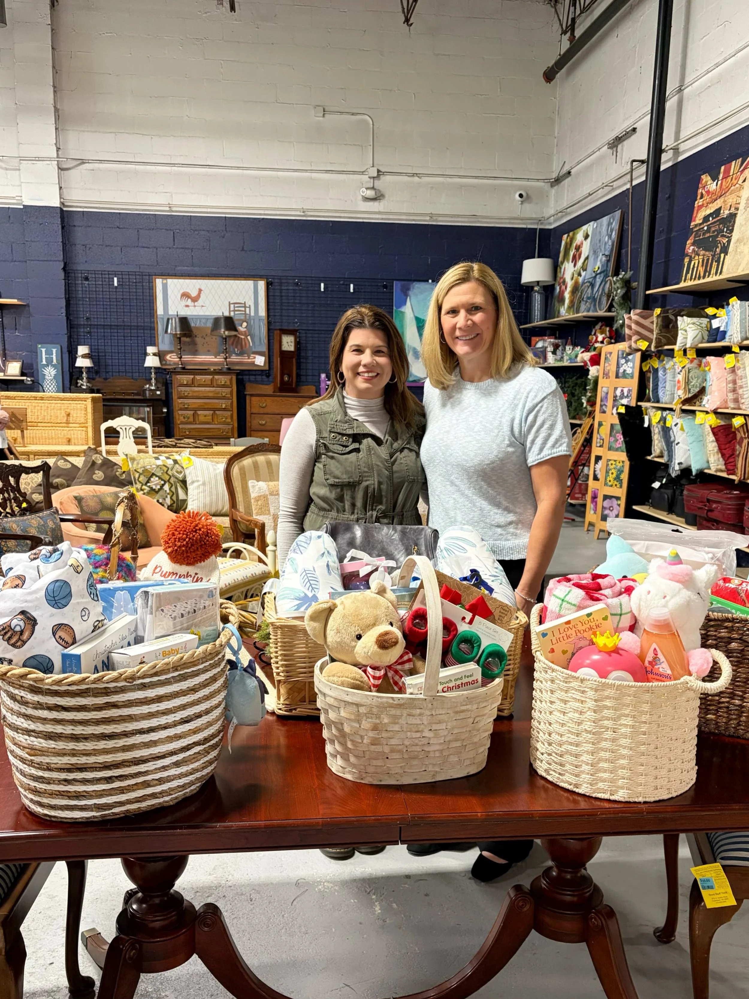 Beautiful baskets assembled for @bchealthequity by our amazing Doylestown store manager, Antoinette! These baskets were made from donated items and will be helping women and mothers in need!

#nonprofit #buckscounty