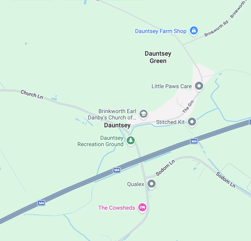 Map of Dauntsey, featuring local landmarks like Dauntsey Recreation Ground, Dauntsey Green, and several businesses and roads.