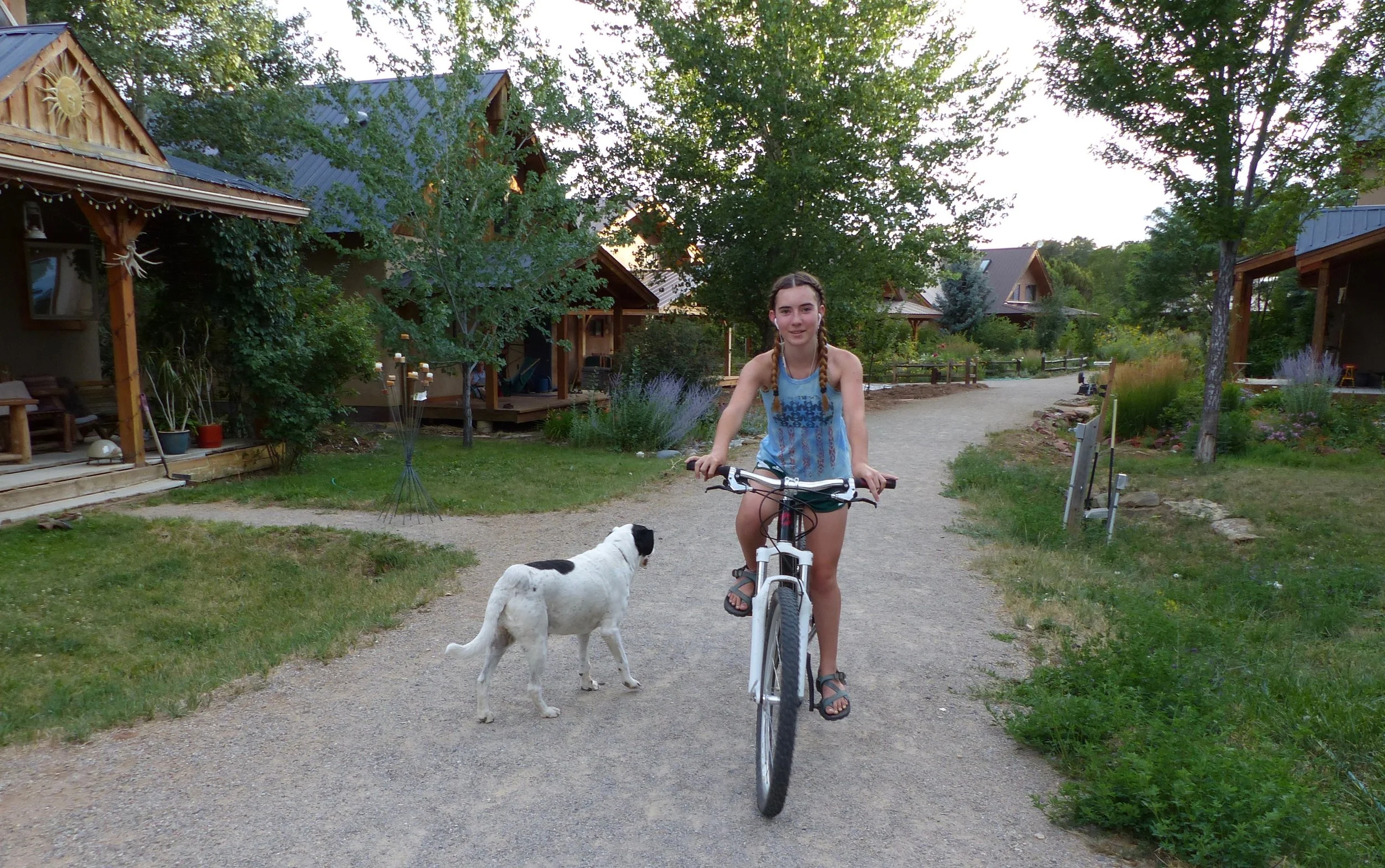 Lorelei on the pathway.