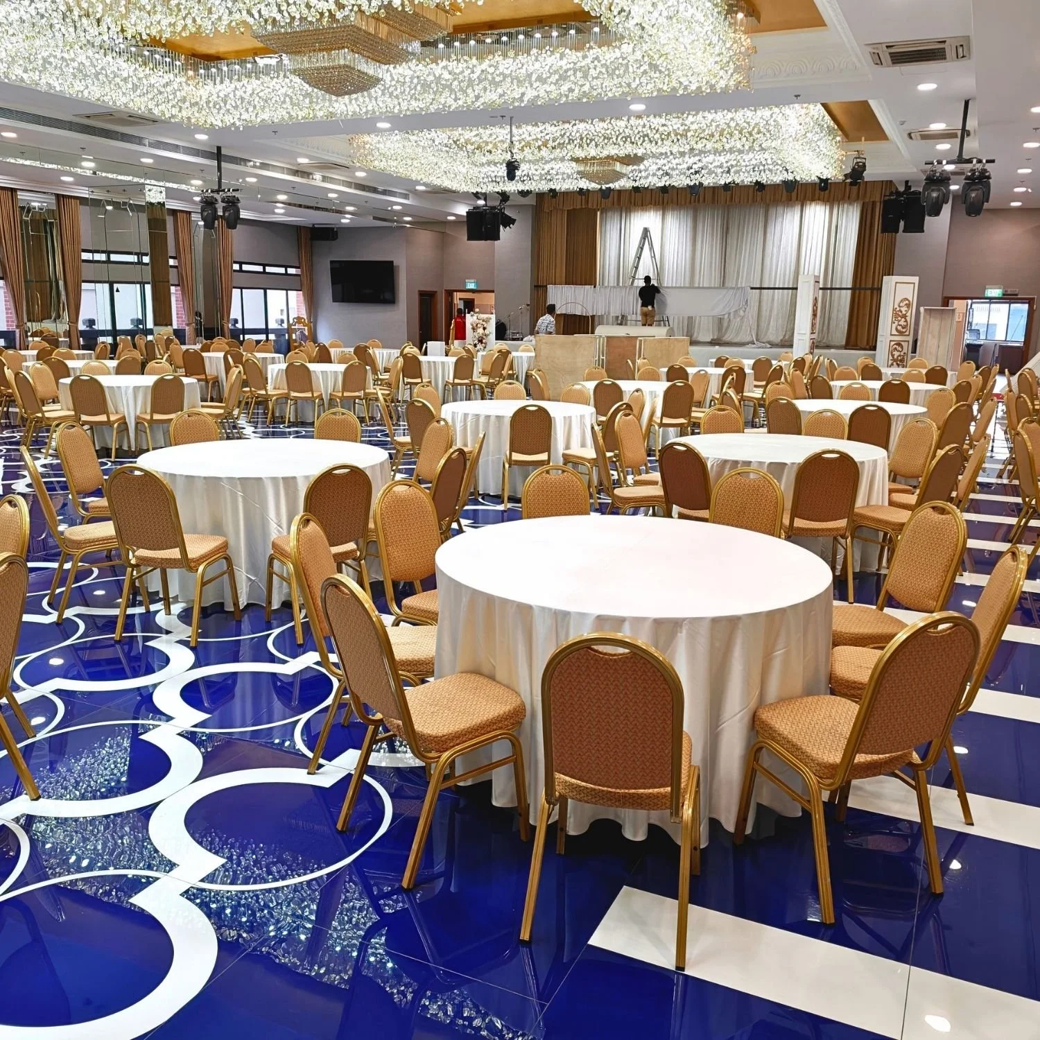 Table Cloth (Ivory, 5ft) Rental