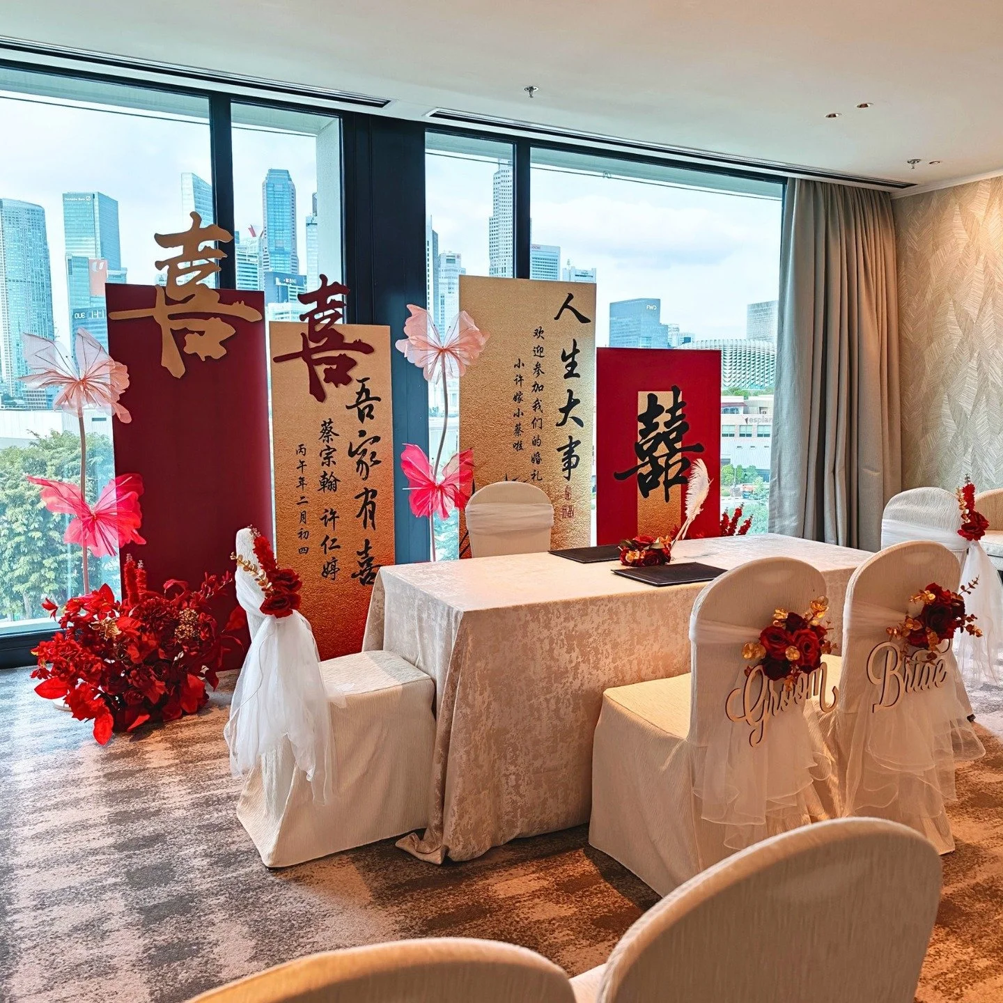 🦋 Traditional Chinese Backdrop &mdash; Contemporary Twist 🦋

A beautiful blend of heritage and modern charm ✨ Our traditional Chinese backdrop is elevated with vibrant butterflies and honeycomb accents, creating a playful yet elegant visual.

📩 DM