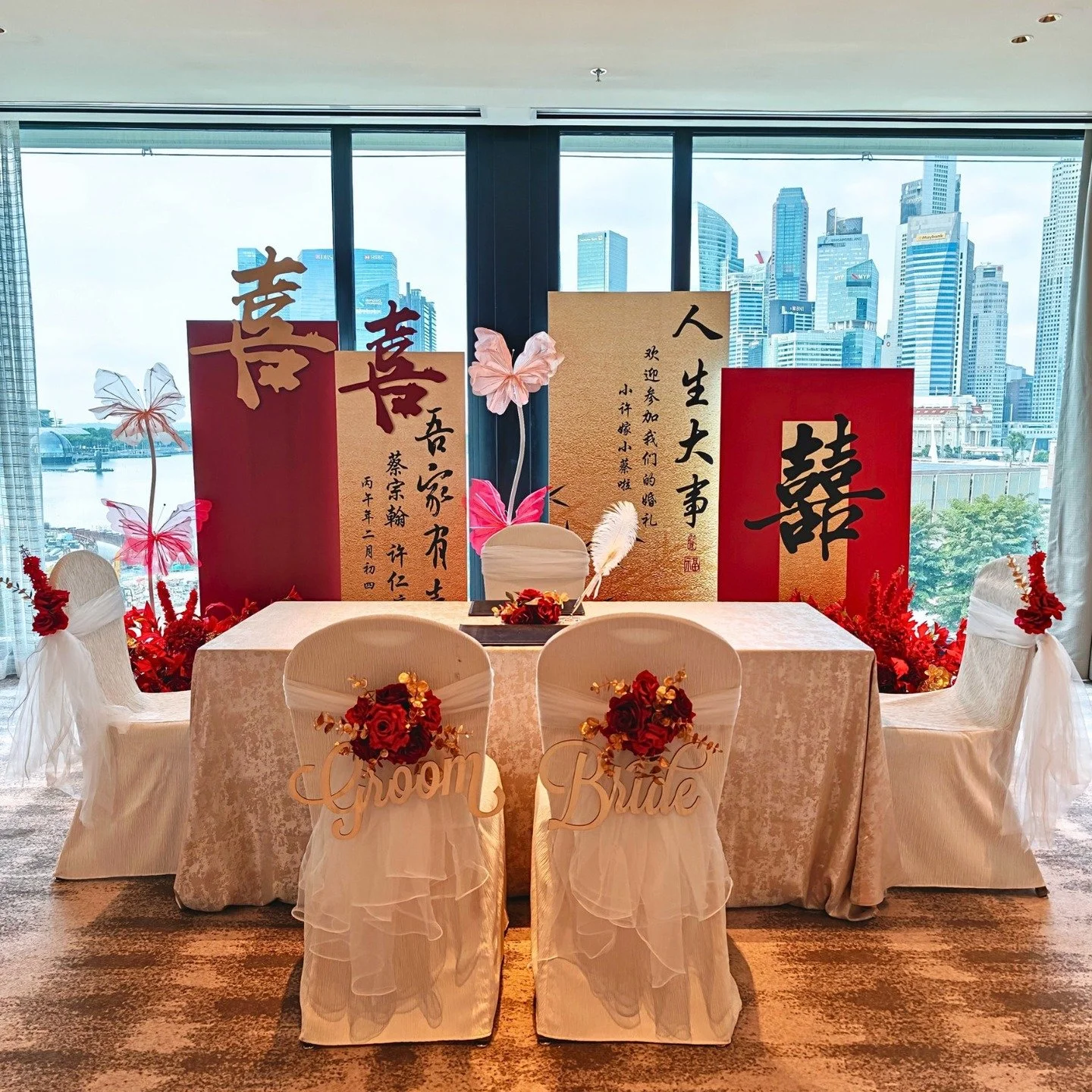 🦋 Traditional Chinese Backdrop &mdash; Contemporary Twist 🦋

A beautiful blend of heritage and modern charm ✨ Our traditional Chinese backdrop is elevated with vibrant butterflies and honeycomb accents, creating a playful yet elegant visual.

📩 DM