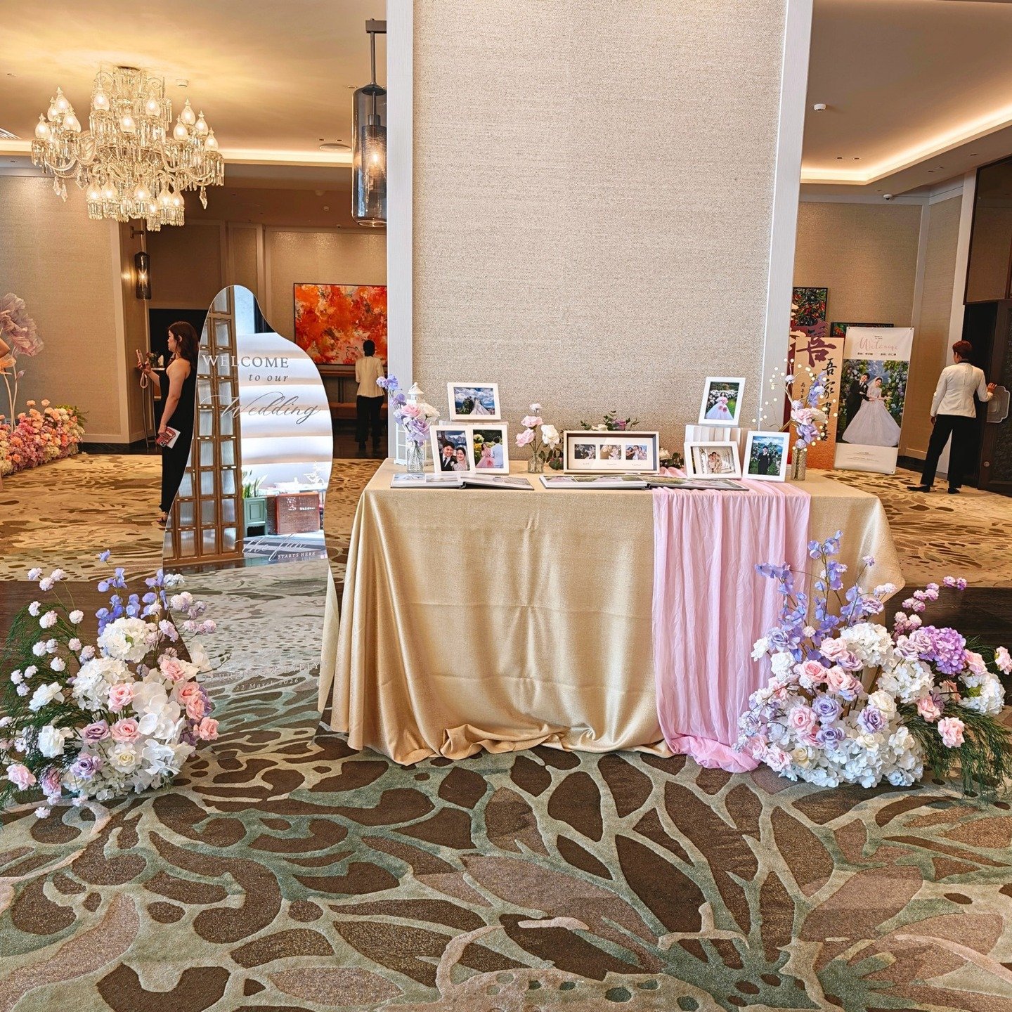 🌸 Bespoke Table Styling &mdash; Reception Florals 🌸

Elevate your wedding reception with our bespoke table floral styling, thoughtfully curated to complement your theme and bring your tablescape to life ✨

Enjoy maximum value with complimentary:
▫️