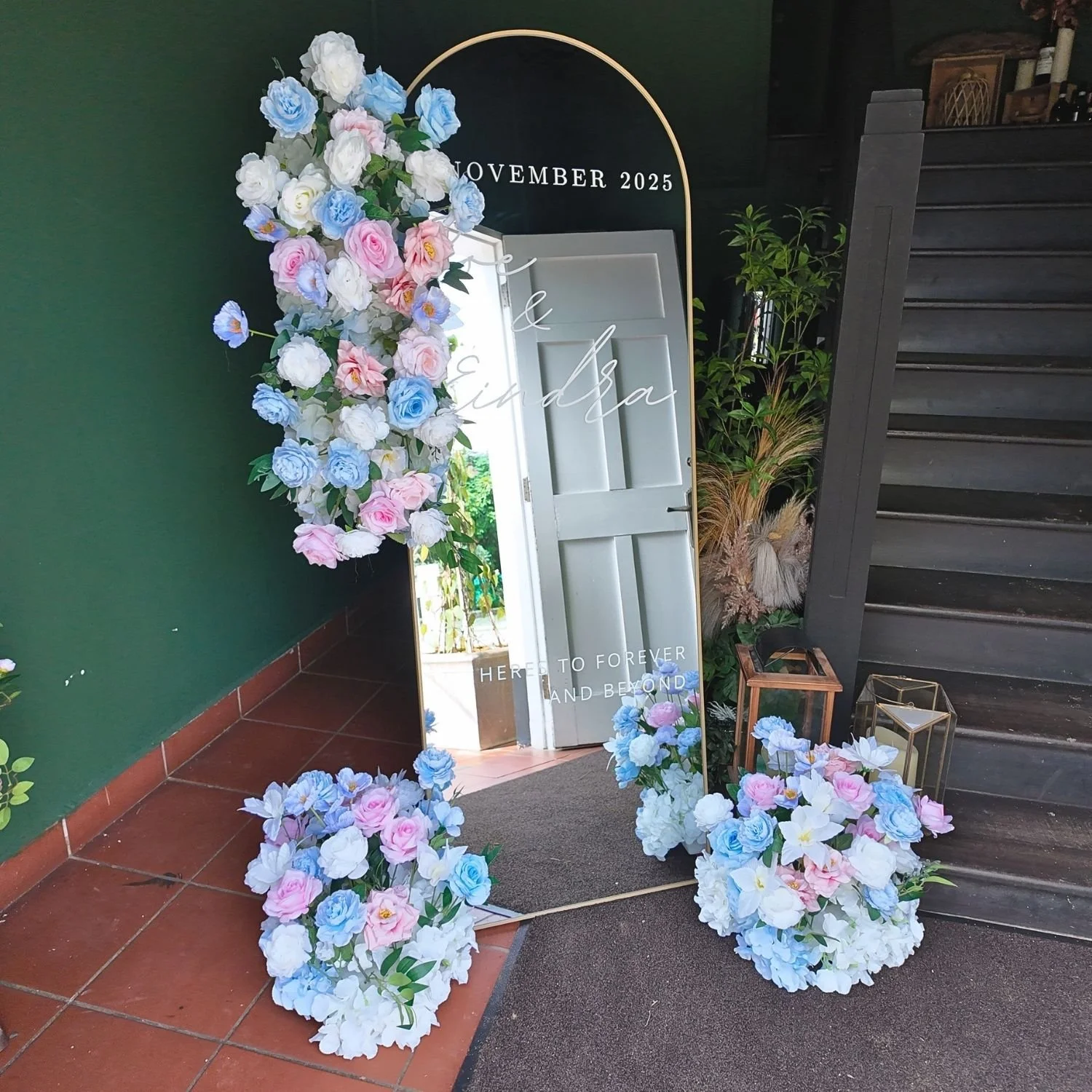 Nuanced Arch Mirror & Sticker Sign with Frame Florals